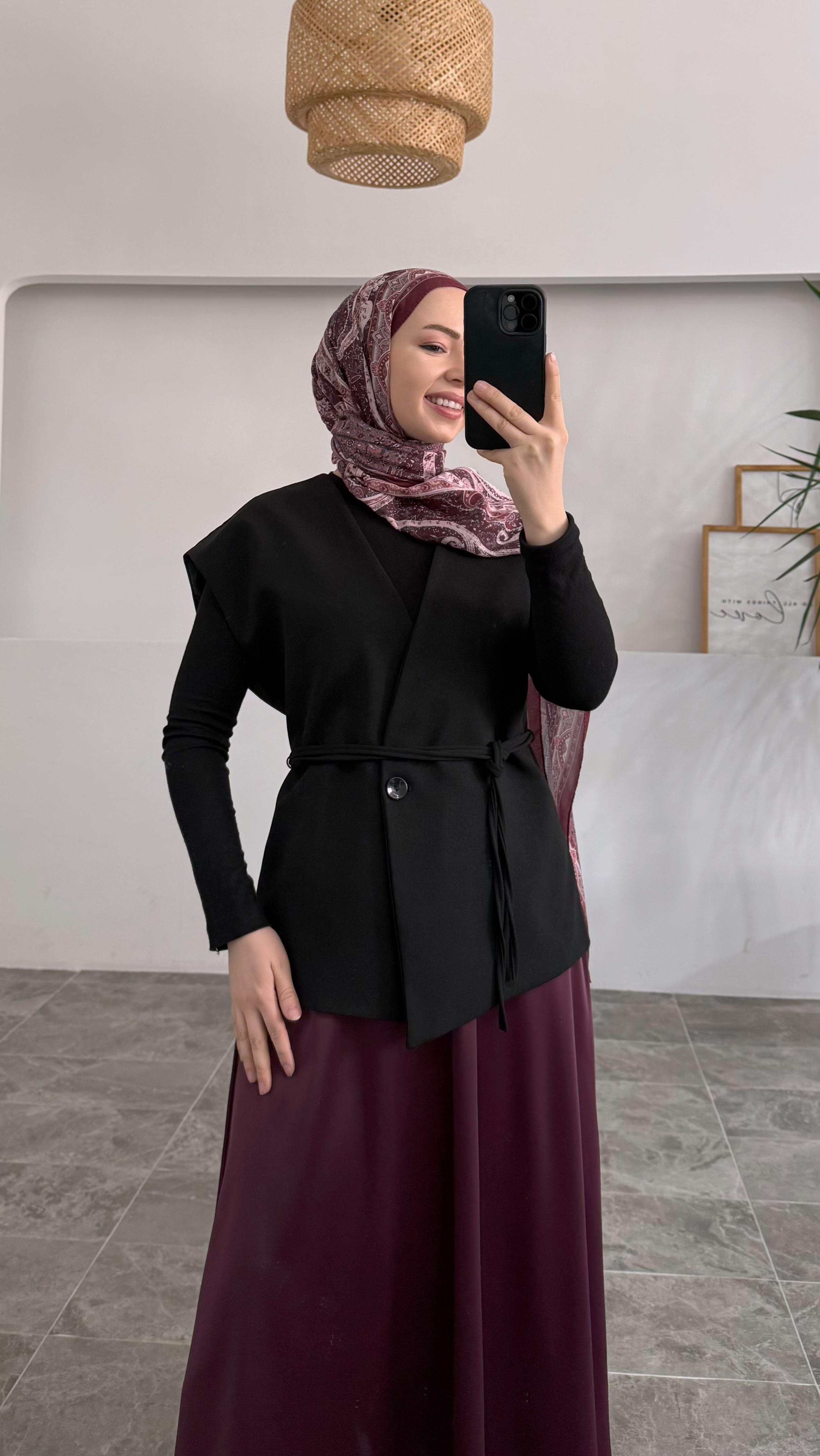 Tande İpli Siyah Yelek