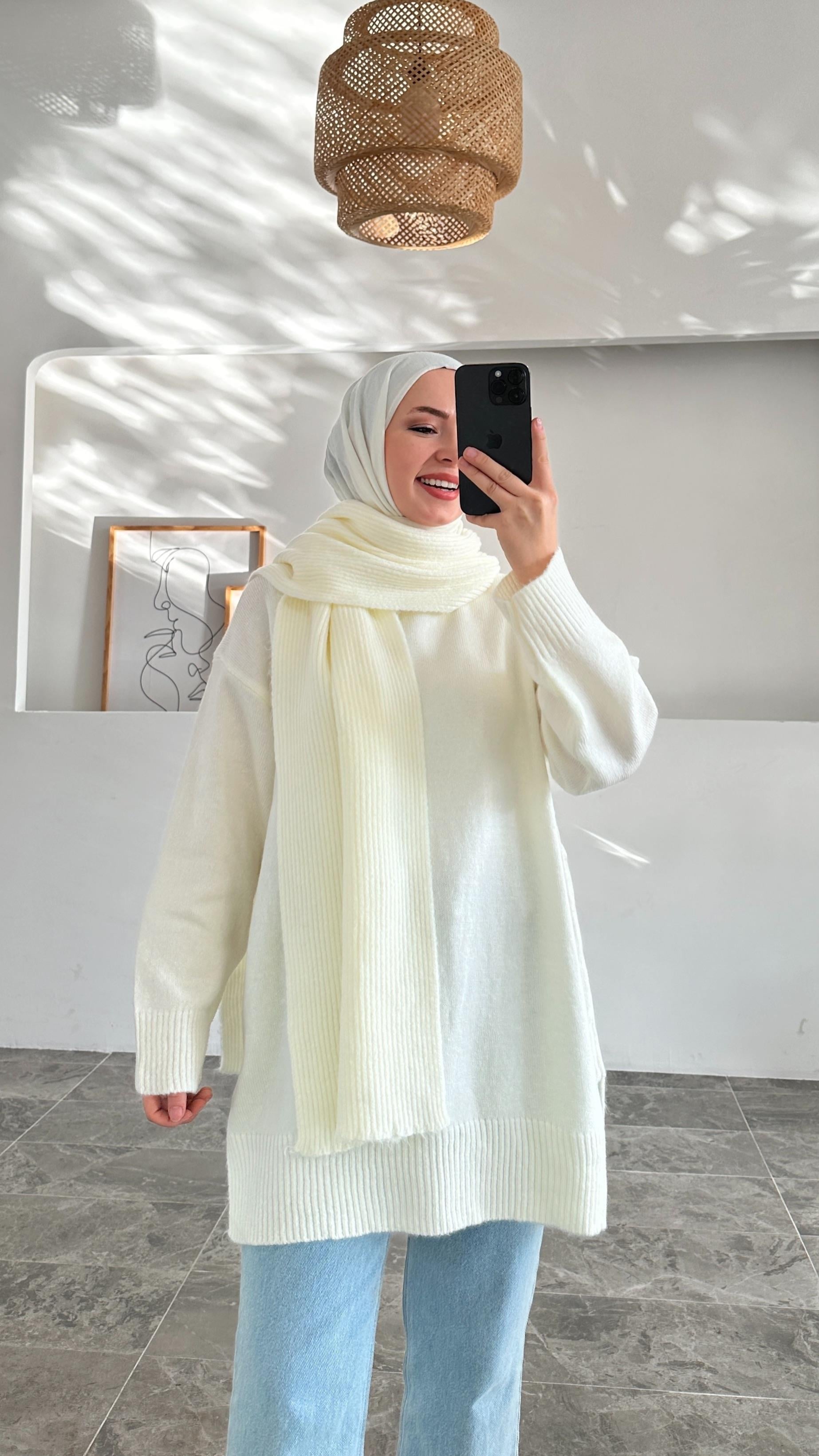 Taro Atkılı Beyaz Triko Kazak