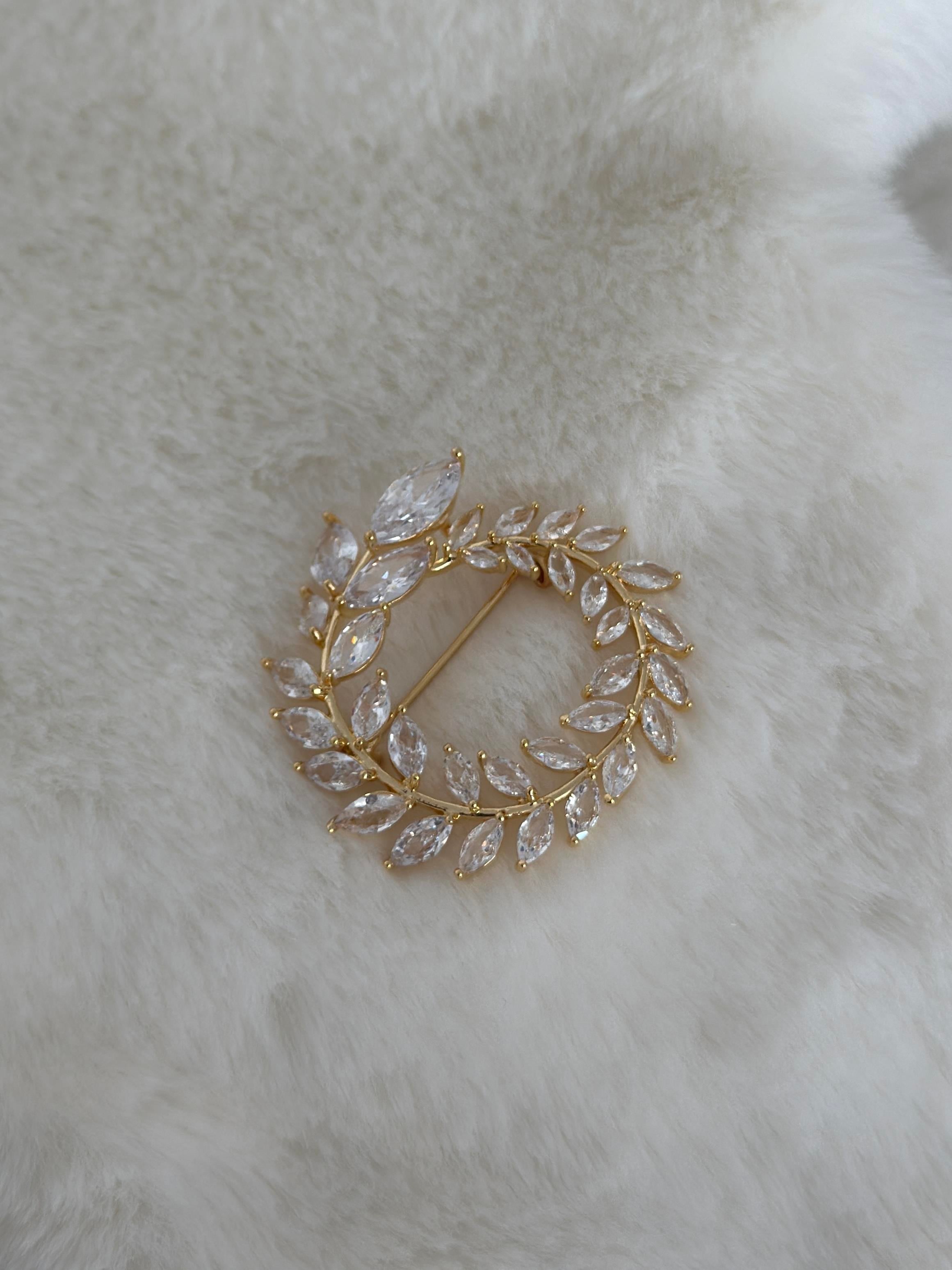 Titan Taşlı Gold Broş