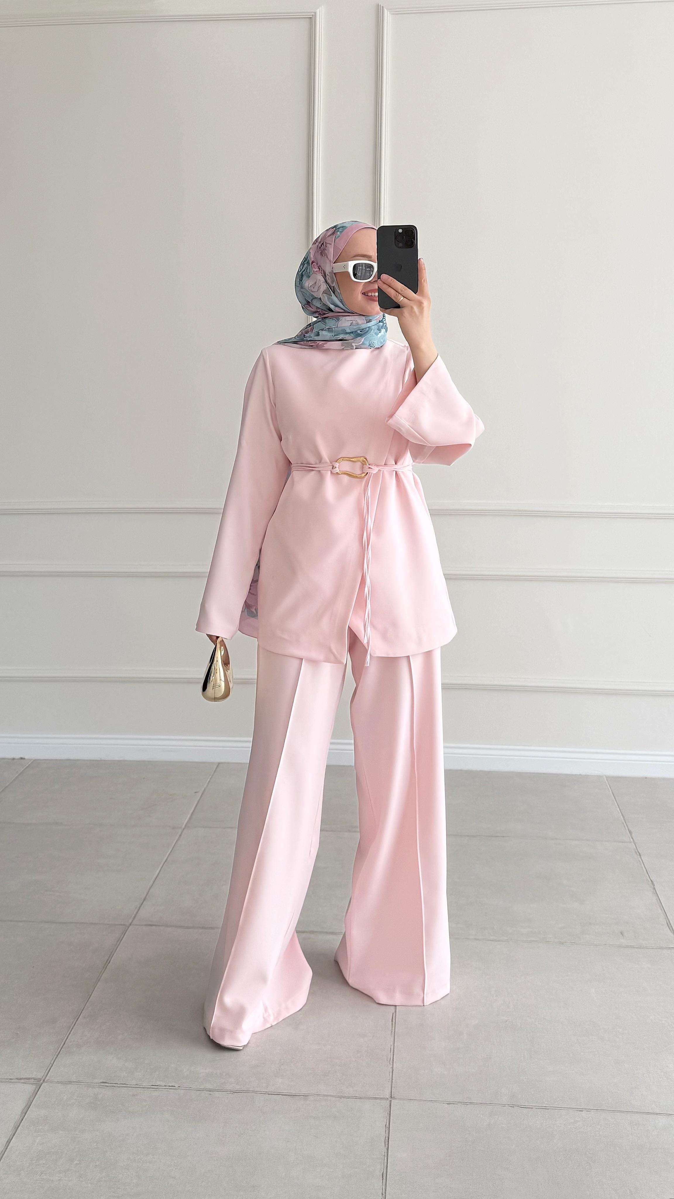 Tulip Çift Ön Detaylı Gold Kemerli Pembe Pantolonlu  Takım 