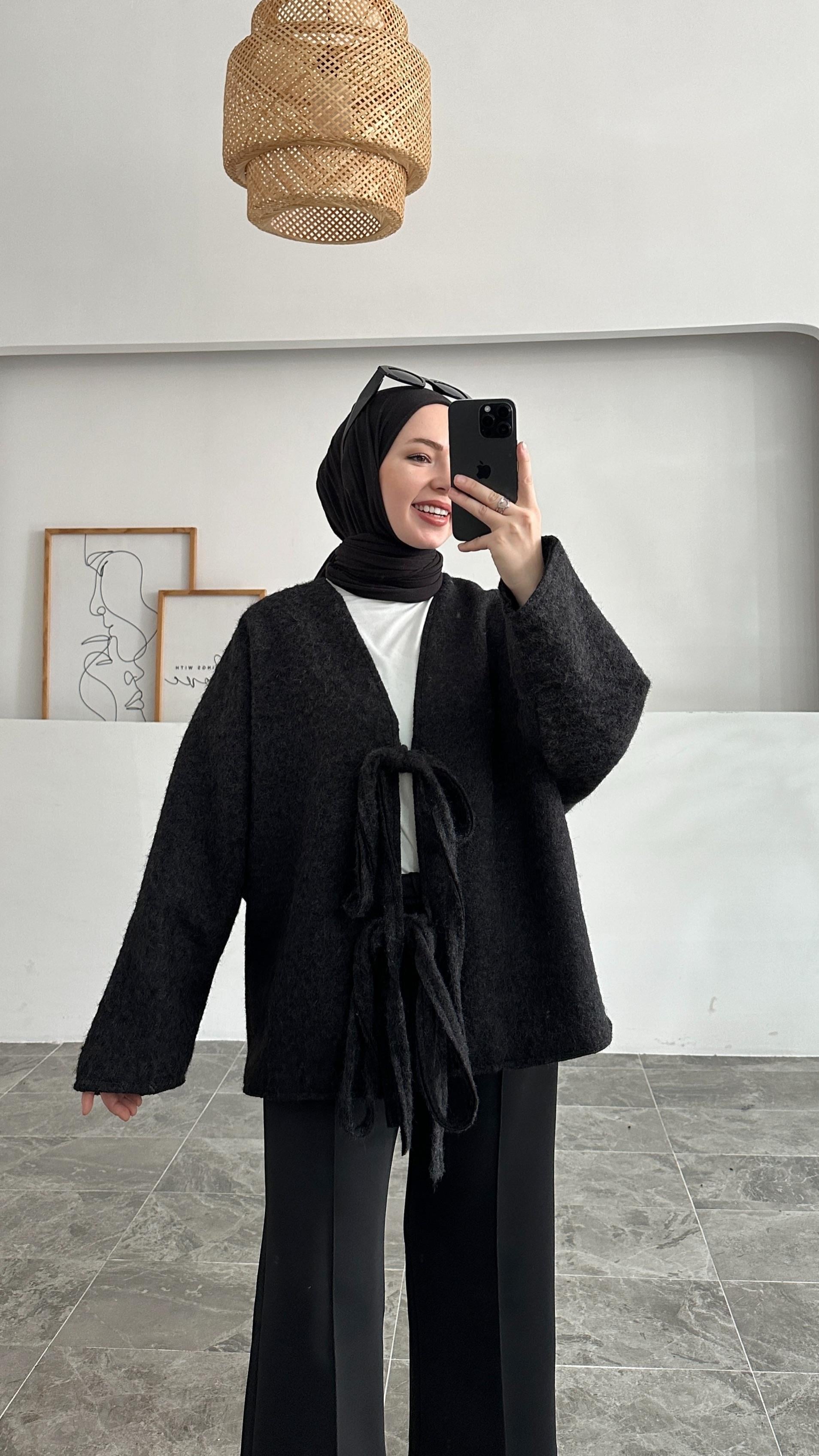 Vilona Pinterest Model Siyah Kaban
