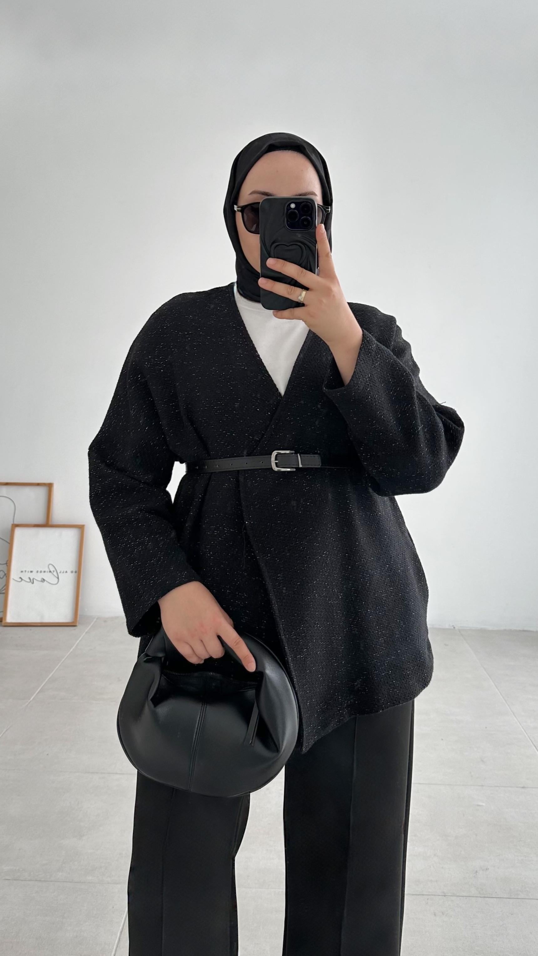 ZRA MUADİLİ Simli Siyah Hırka