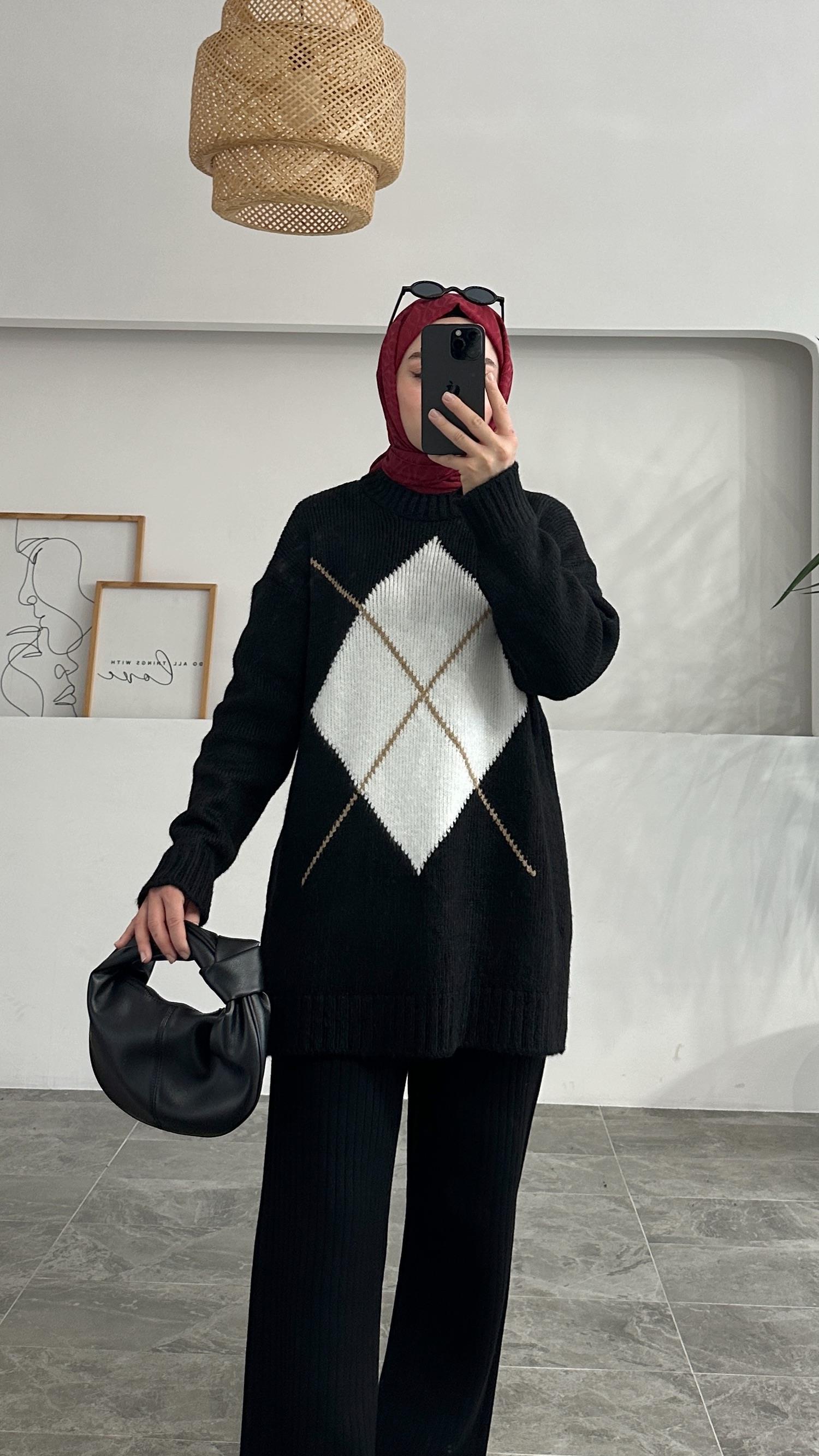 Amerin Baklava Desen Siyah Kazak