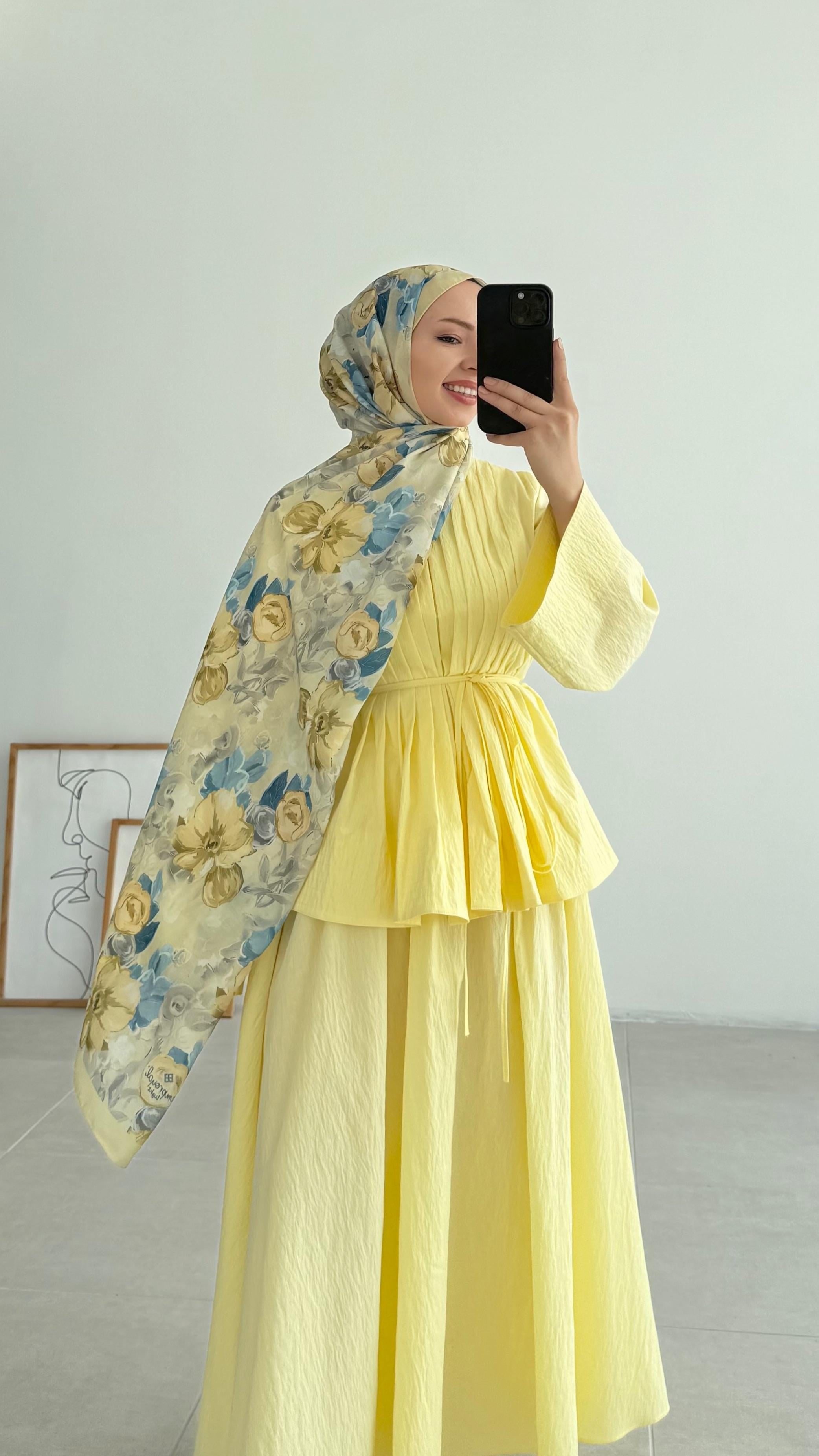 Anel Çiçek Desenli İpek Sarı-Mavi Şal