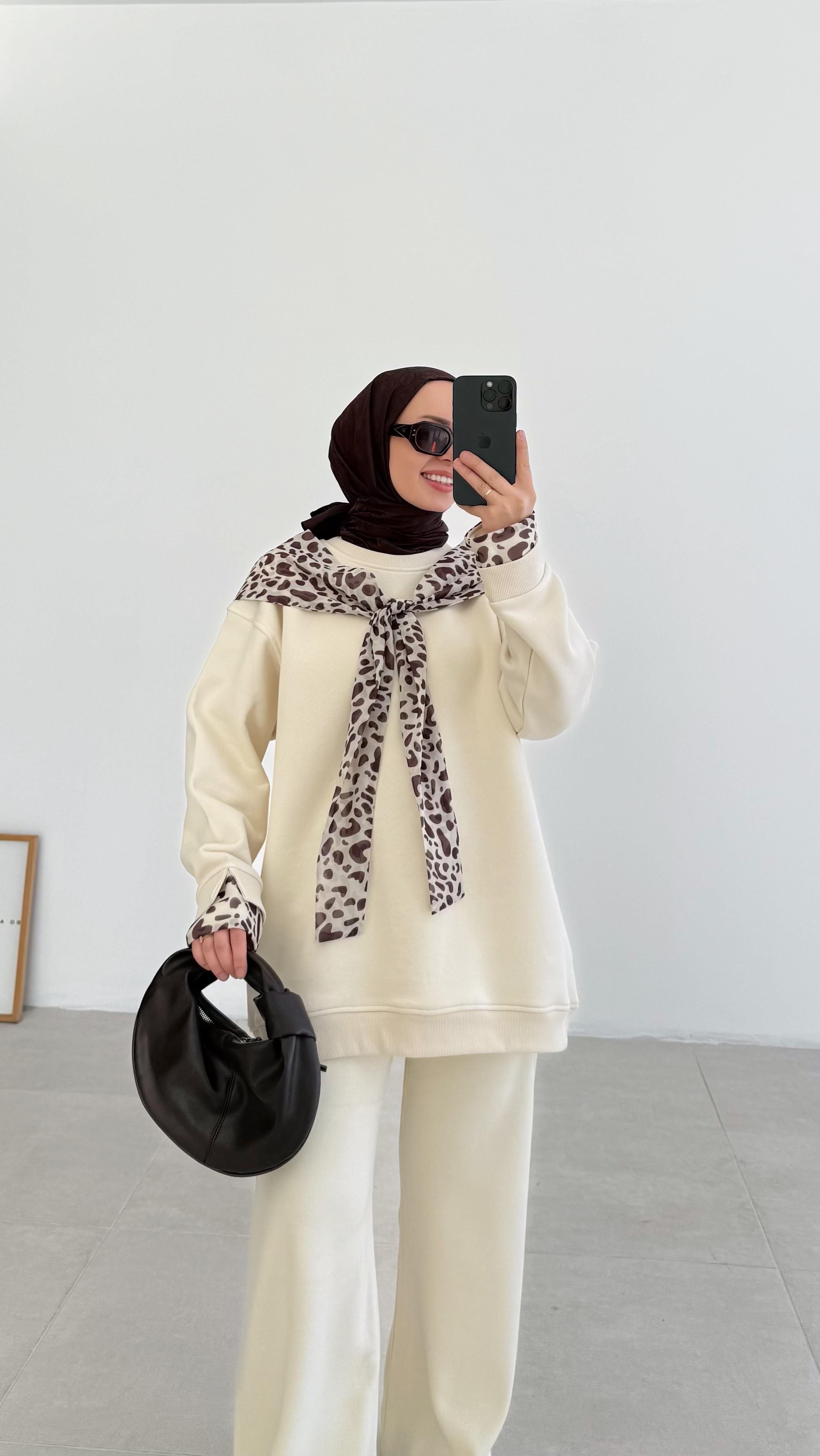 Aser Leopar Fularlı Bej Tunik