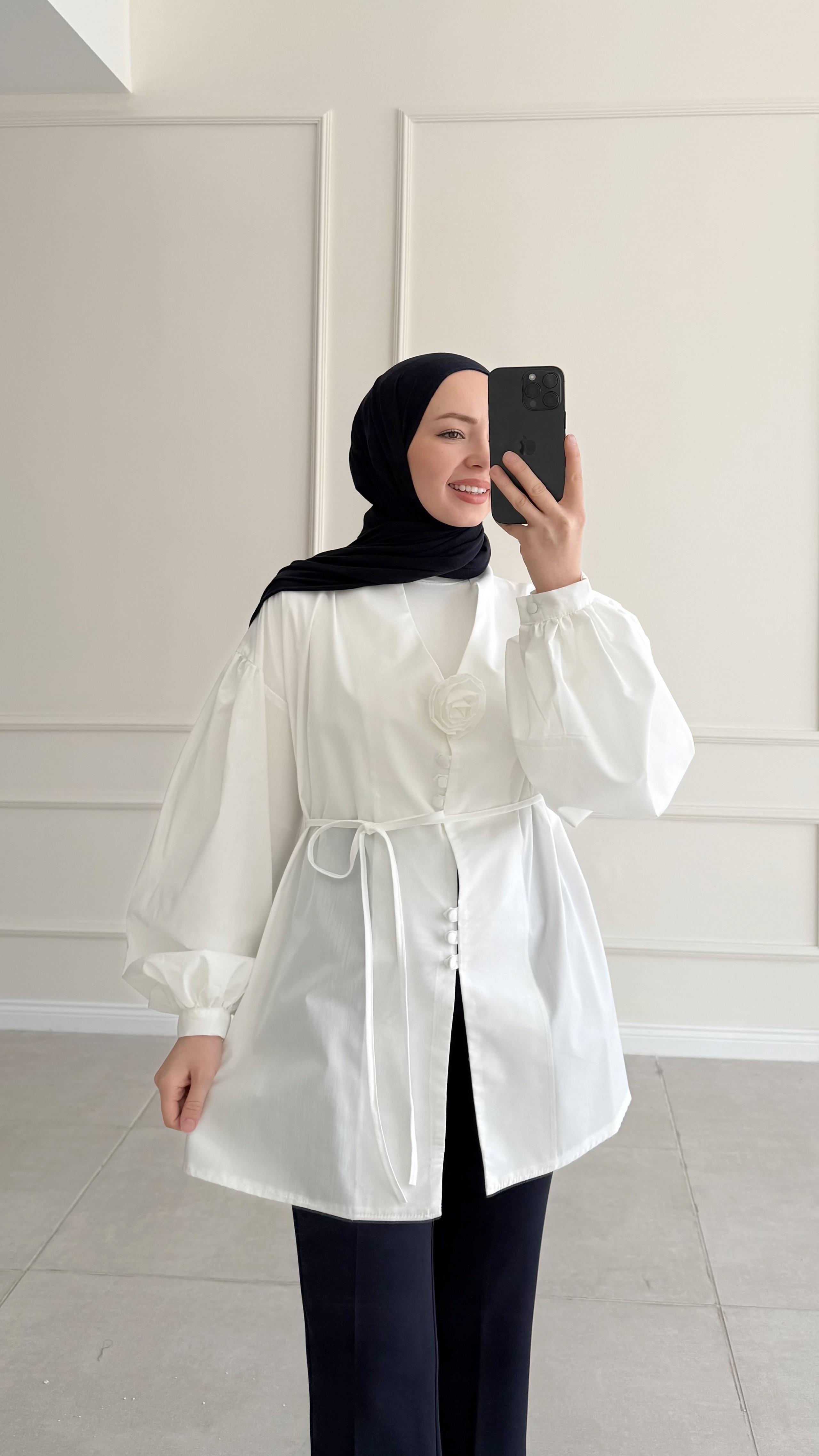 Asya Çiçek Detaylı Beyaz Gömlek