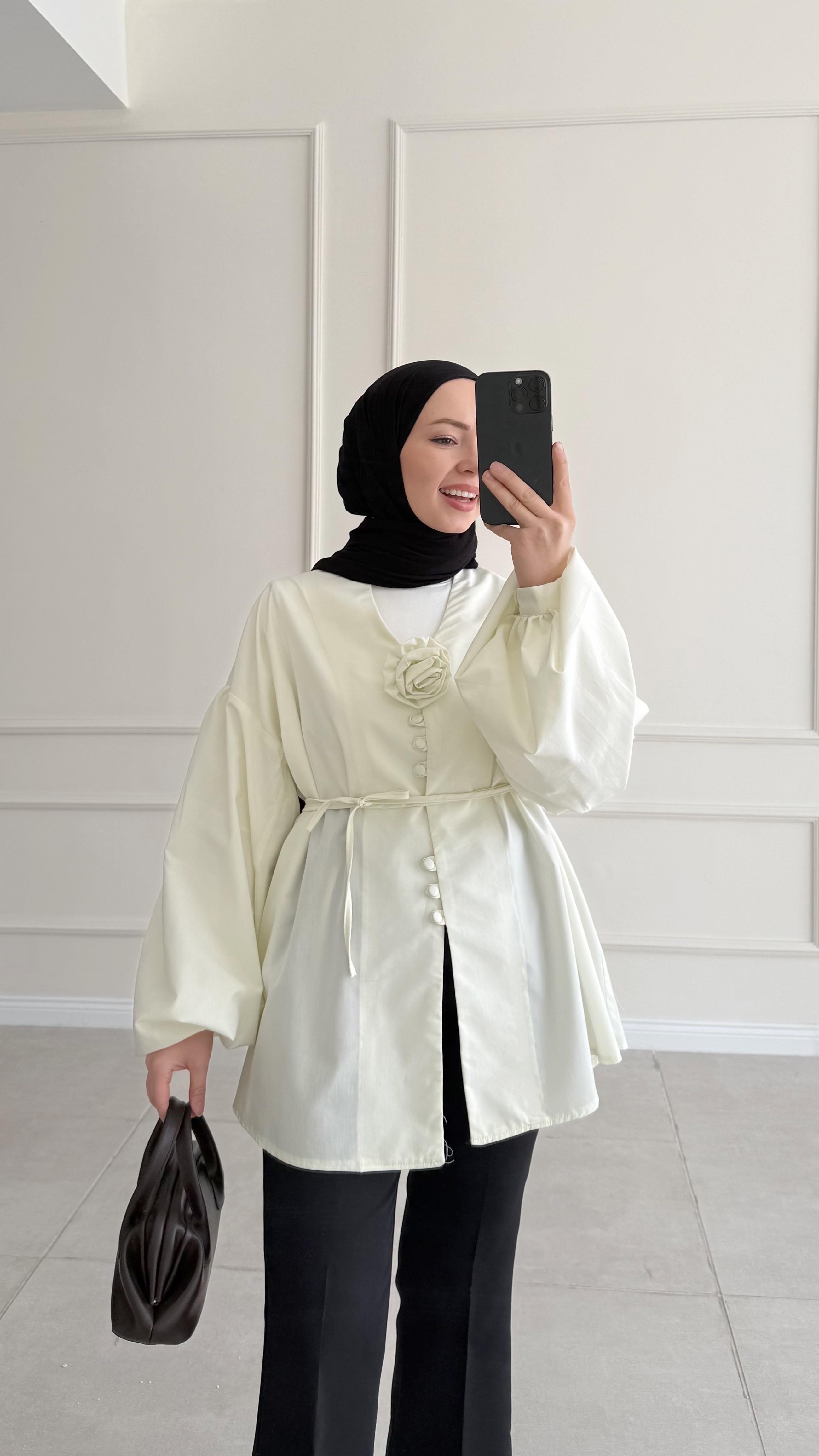 Asya Çiçek Detaylı Sarı Gömlek