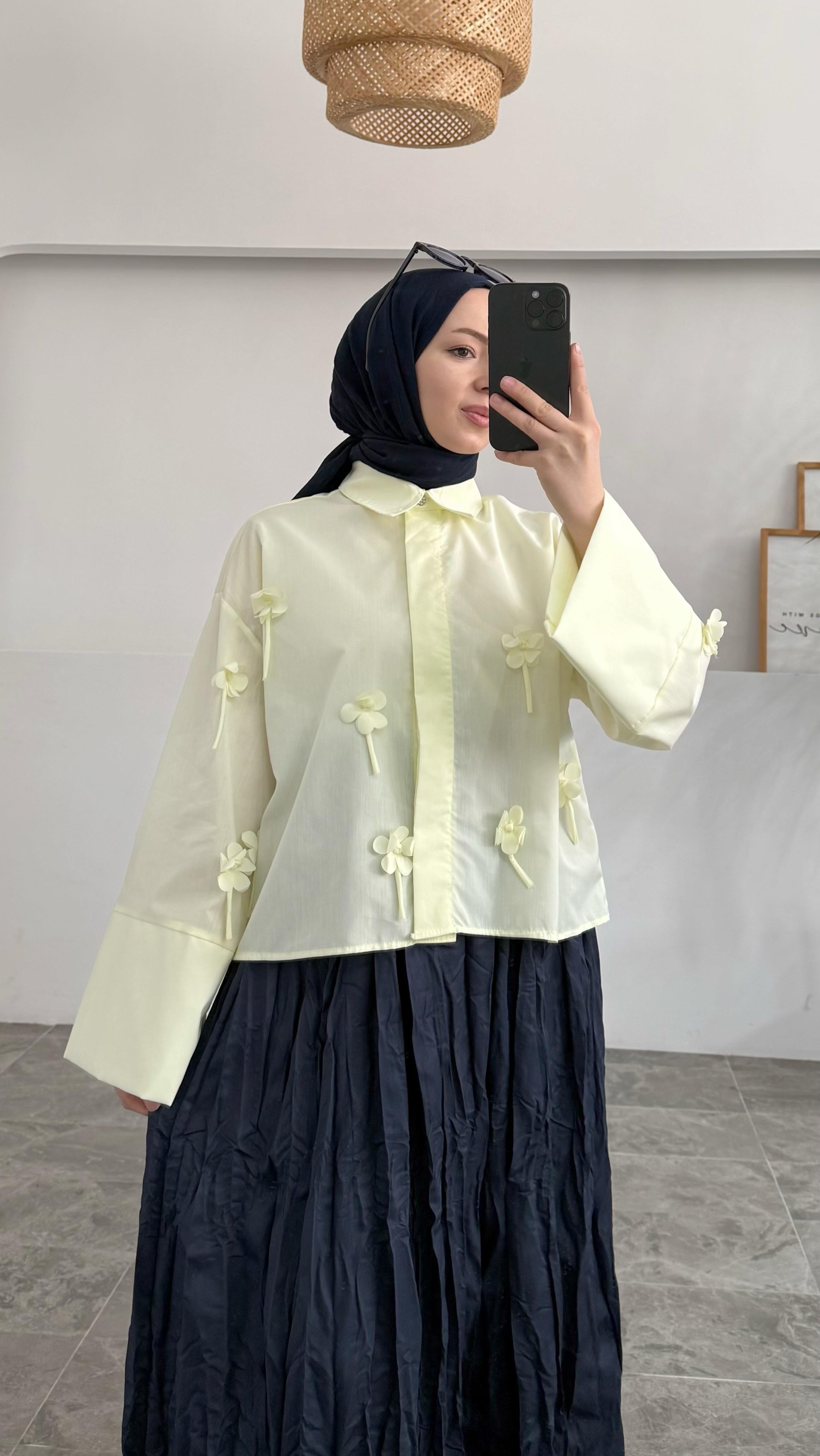 Bahar Çiçekli Sarı Gömlek