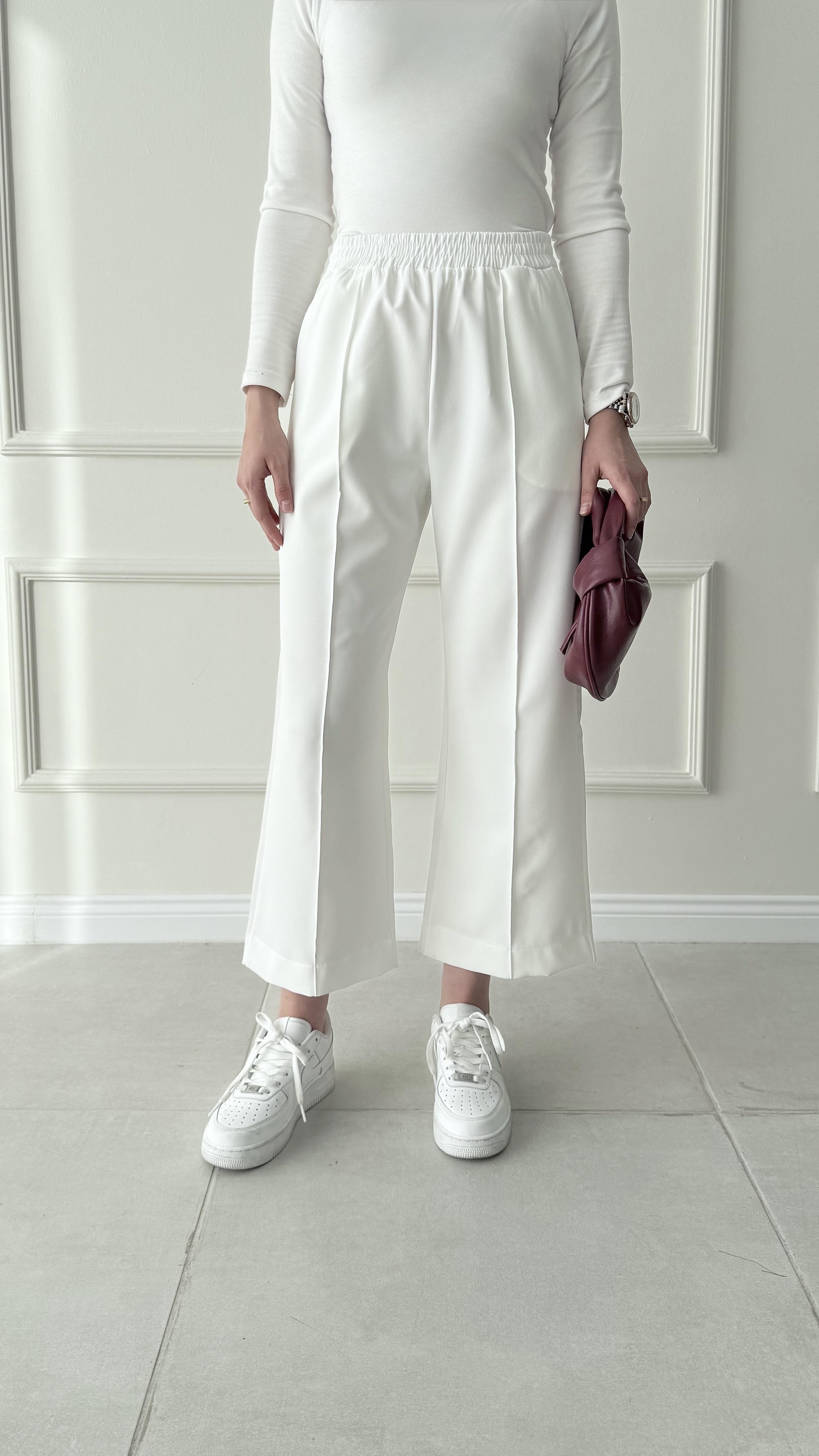 Belso Çimalı Krep Beyaz Pantolon