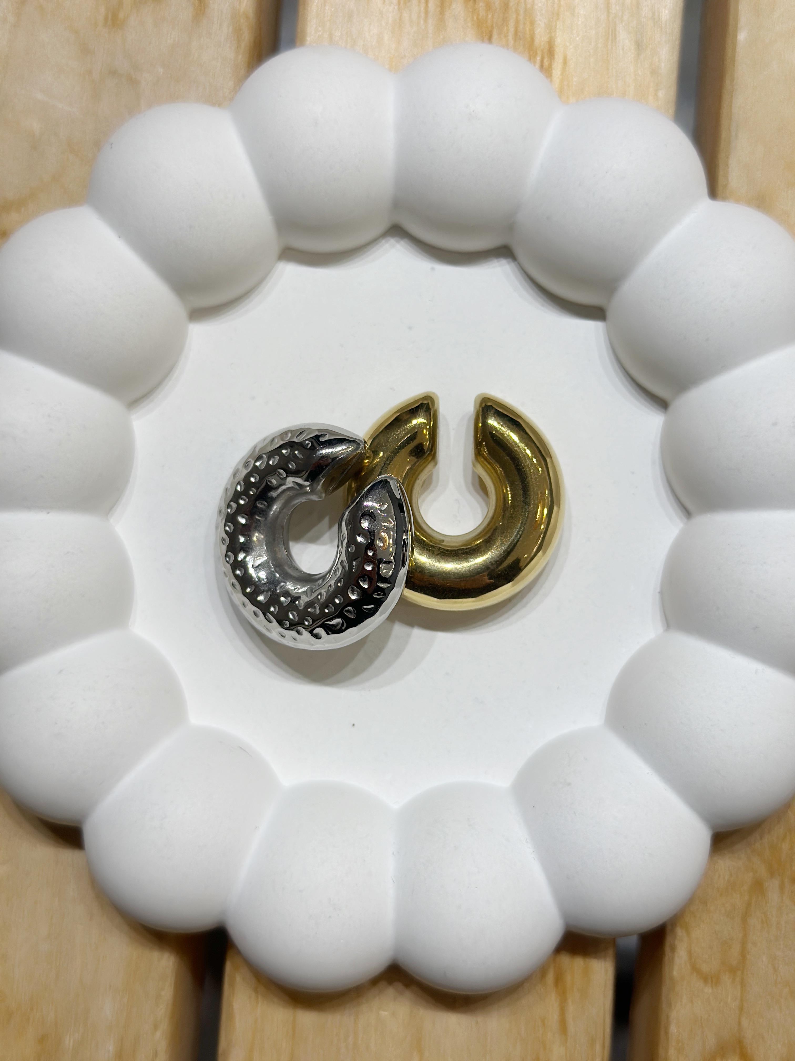 Blossom Gold Kıkırdak Küpe