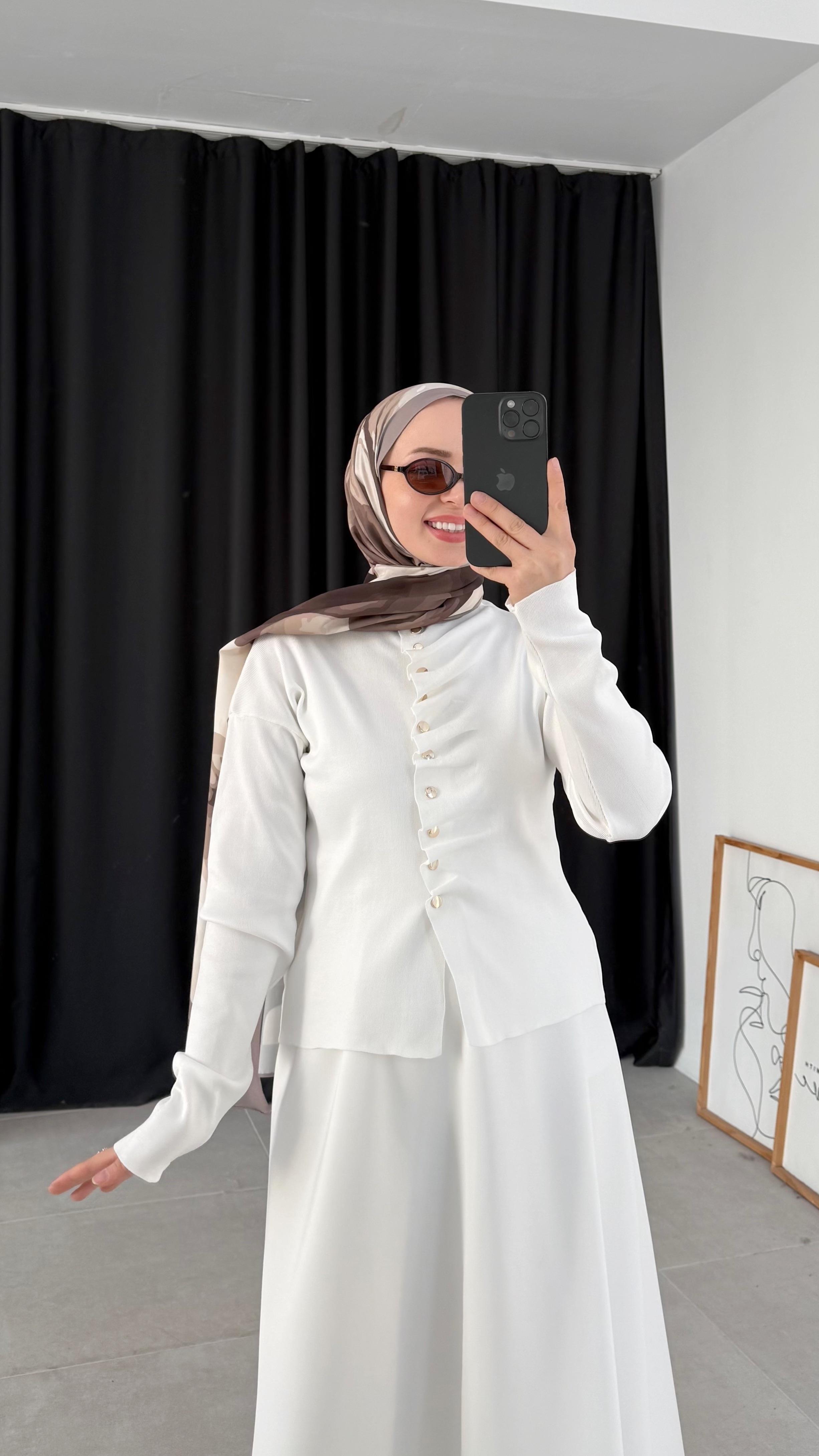 Çies Merserize Fırfırlı Beyaz Hırka