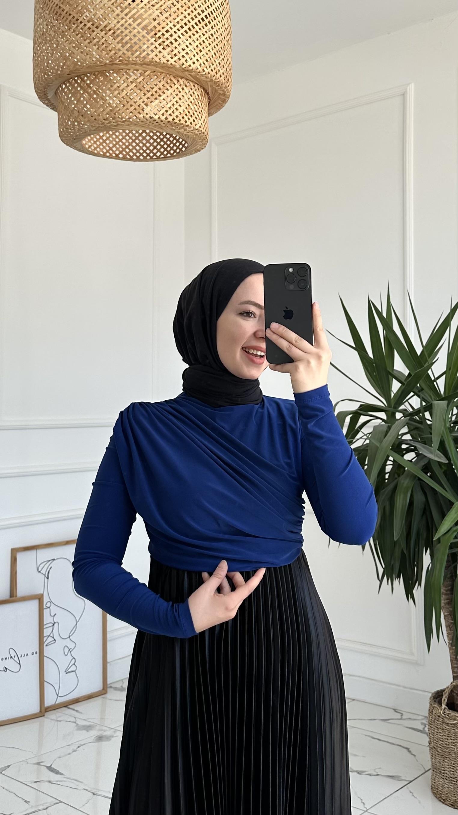 Clara Saks Mavisi Bluz