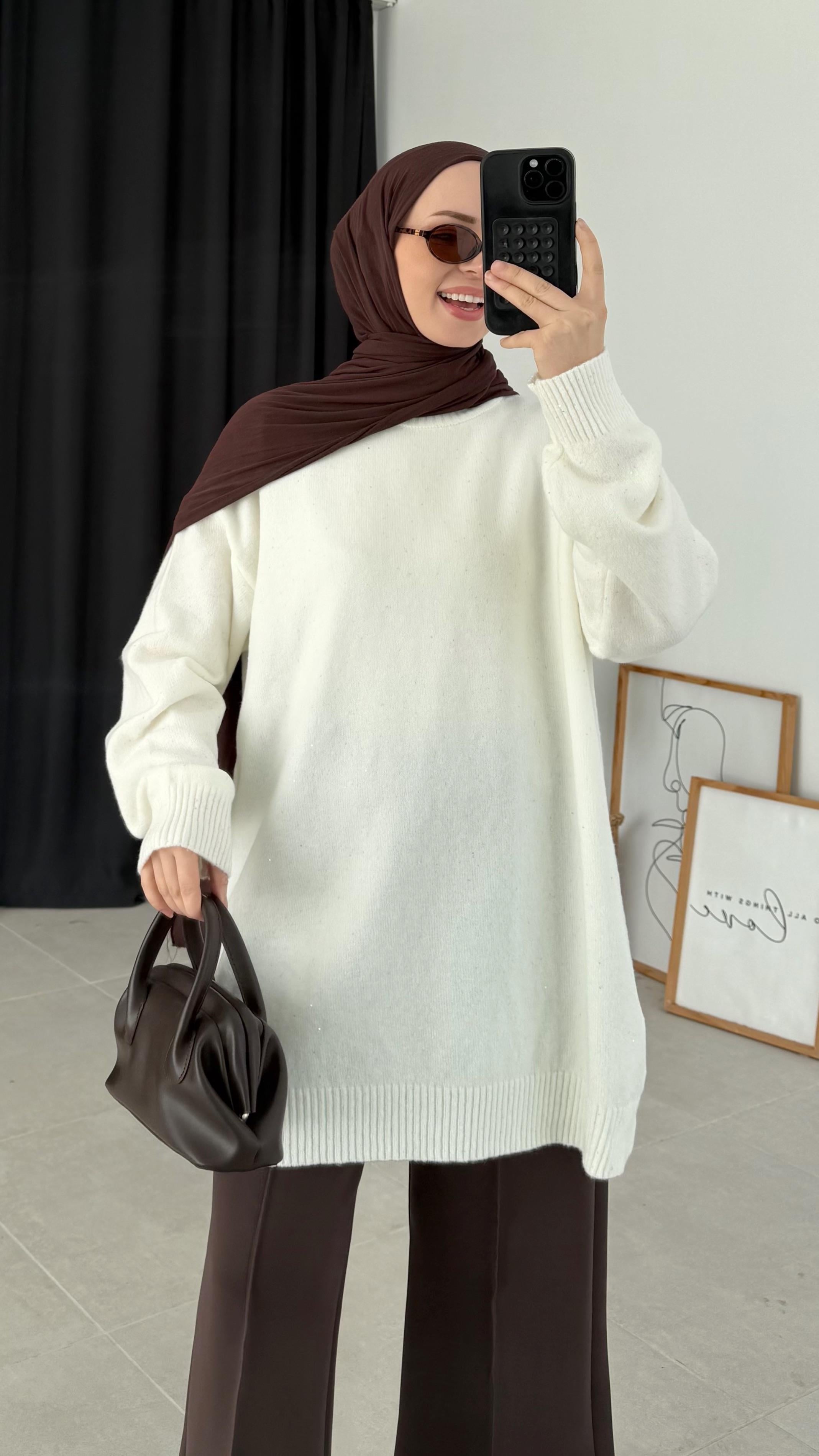 Dani Taşlı Beyaz Kazak