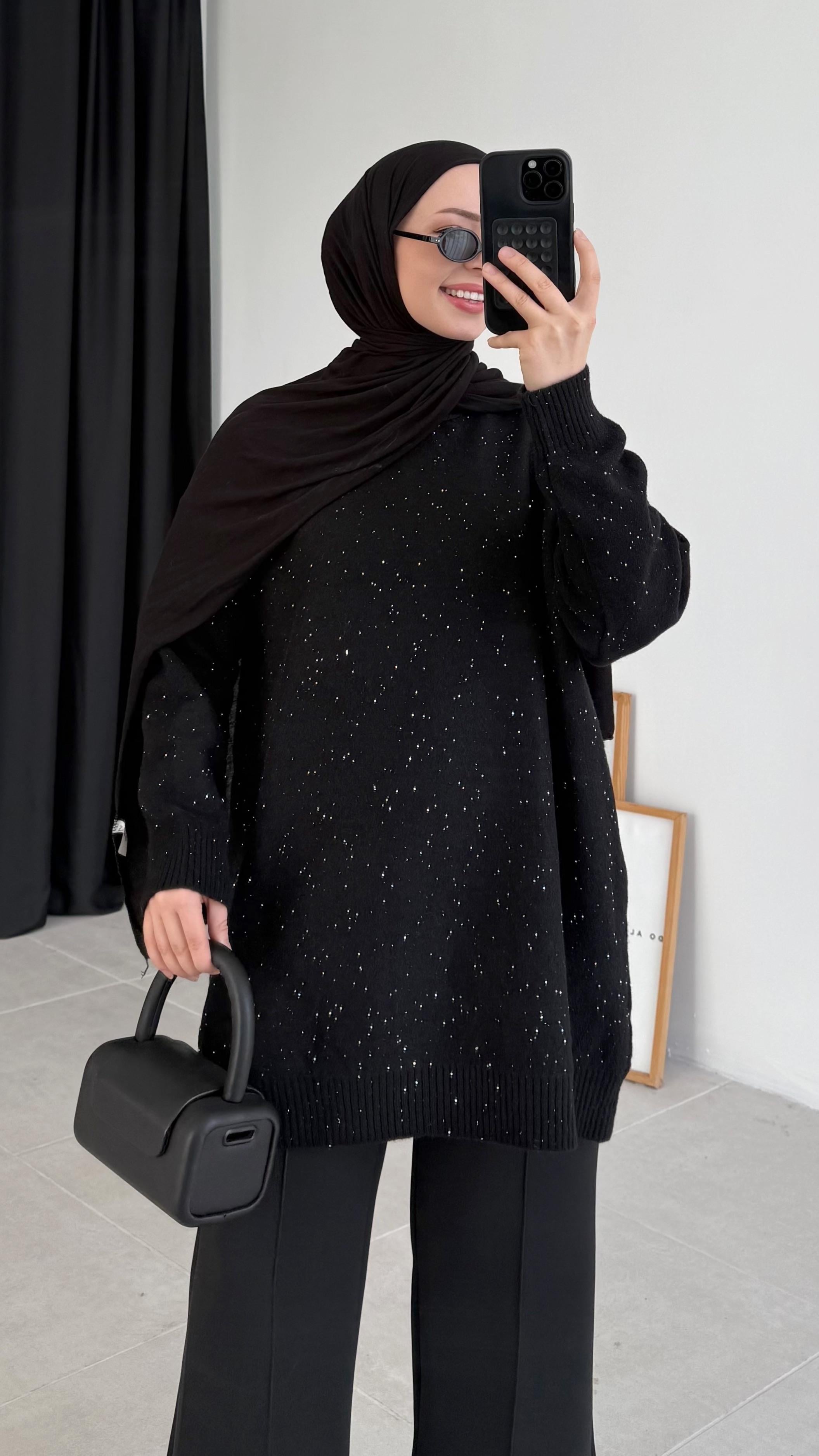 Dani Taşlı Siyah Kazak