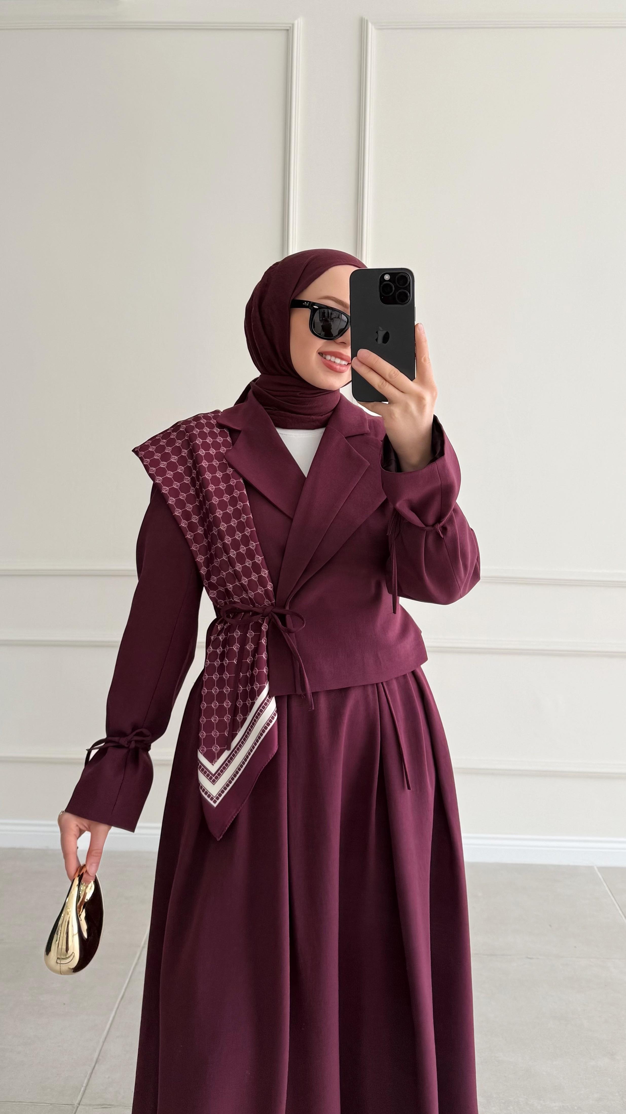 Defes Çift Yaka Bordo Etekli Takım 