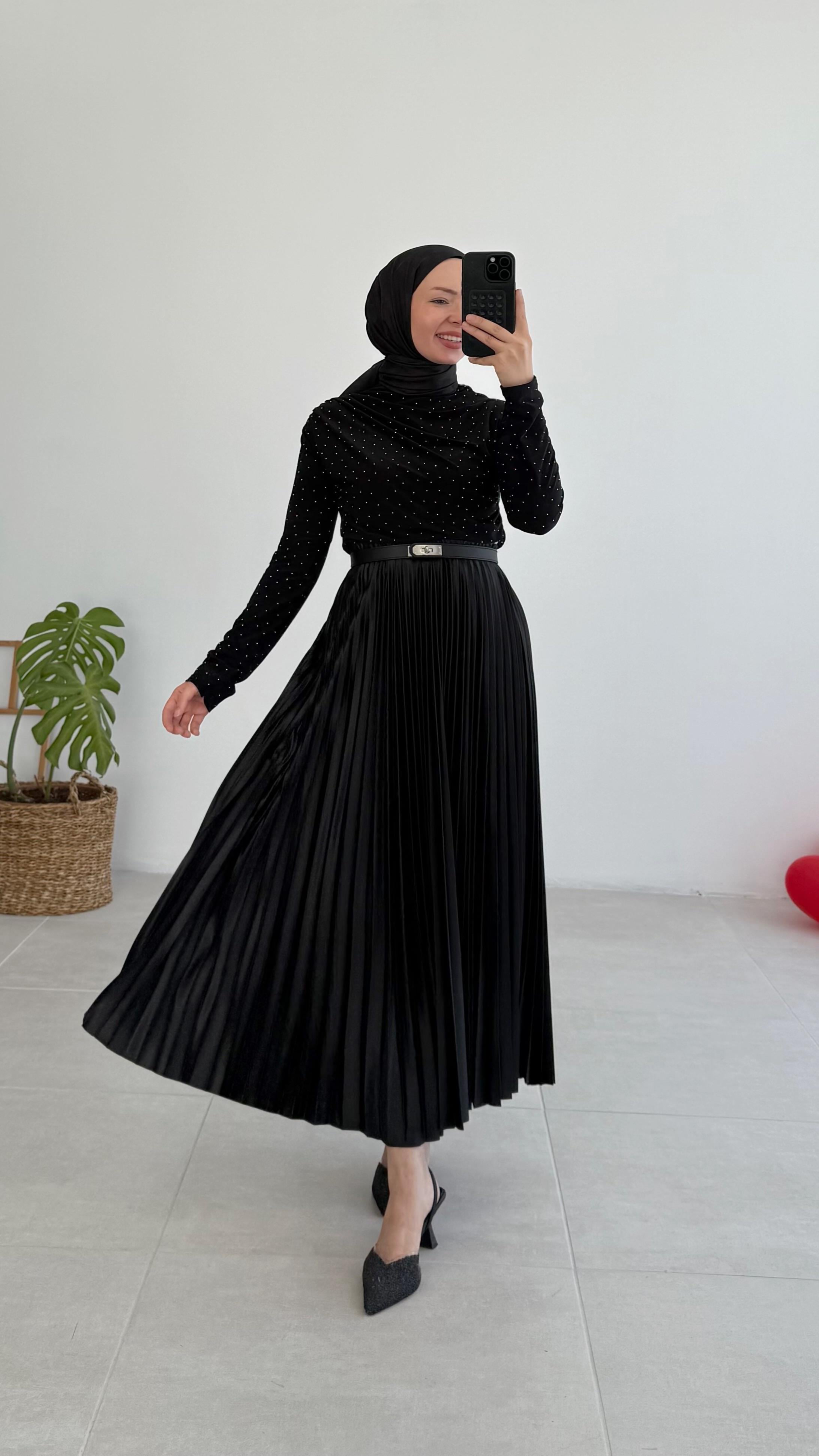 Diana Siyah Piliseli Etek