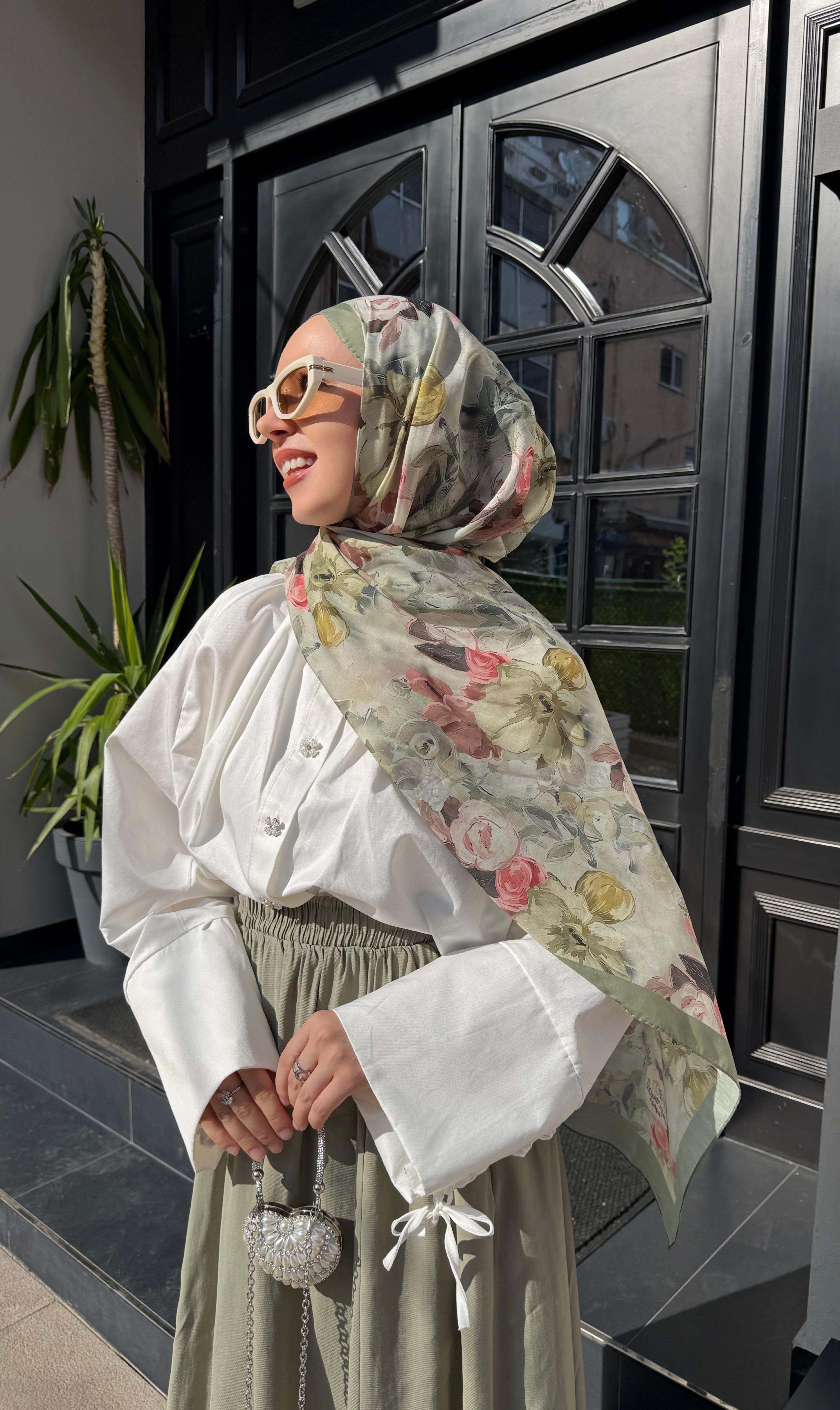 Dion Çiçek Desenli İpek Yeşil Şal