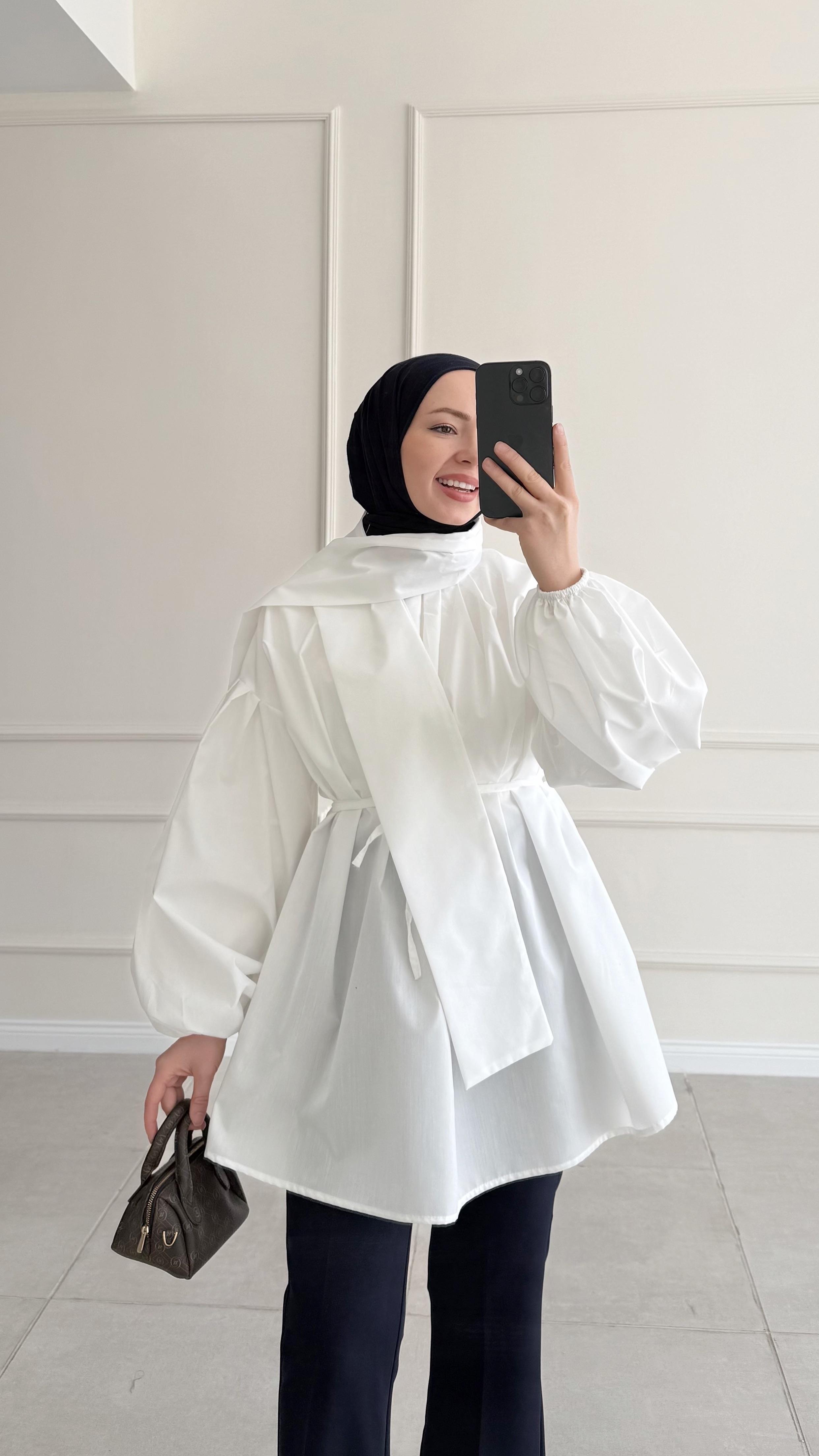 Elara Şallı Pileli Beyaz Gömlek