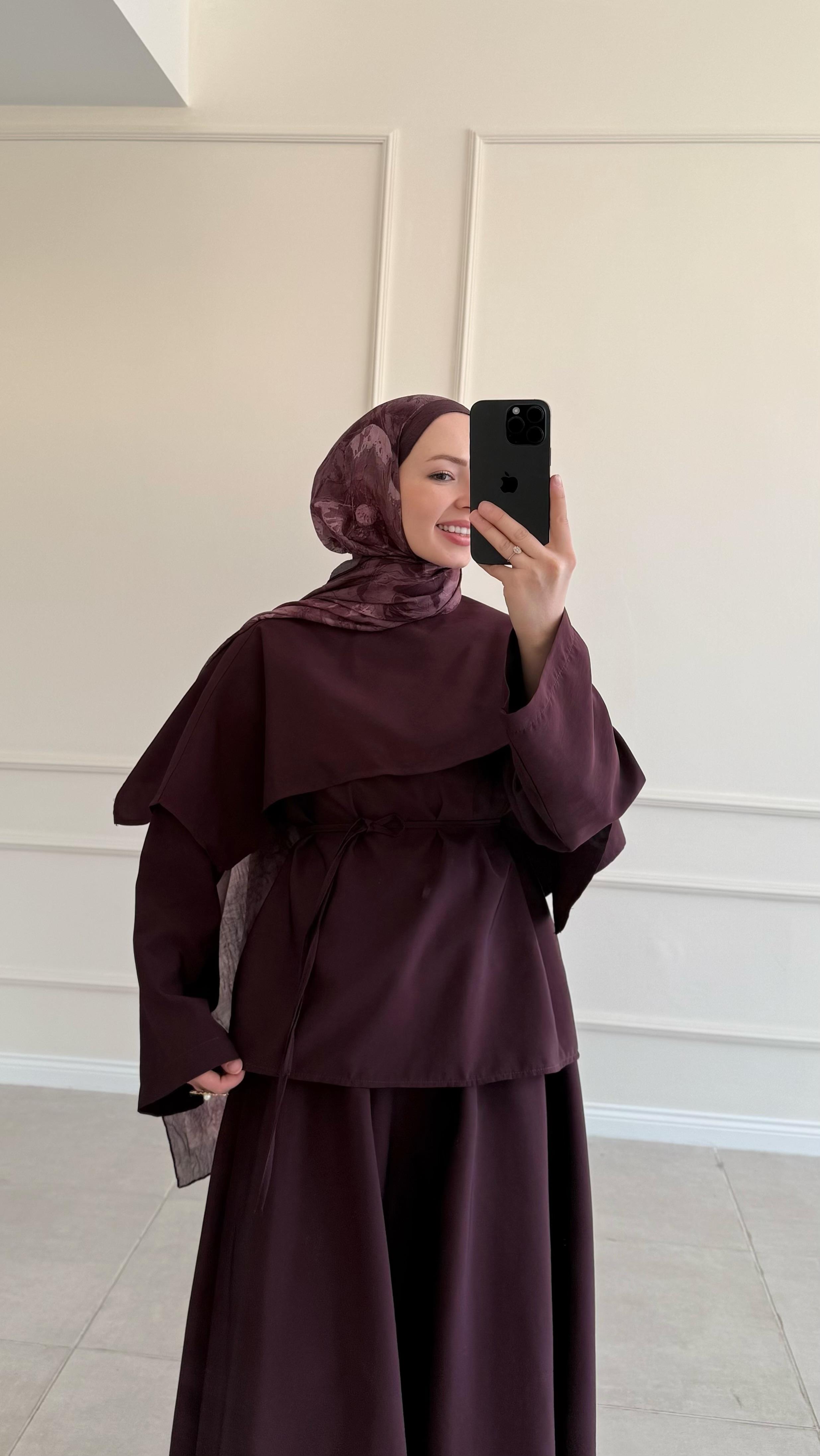 Elda Yakası Pelerinli Poplin Mürdüm Etek Takım