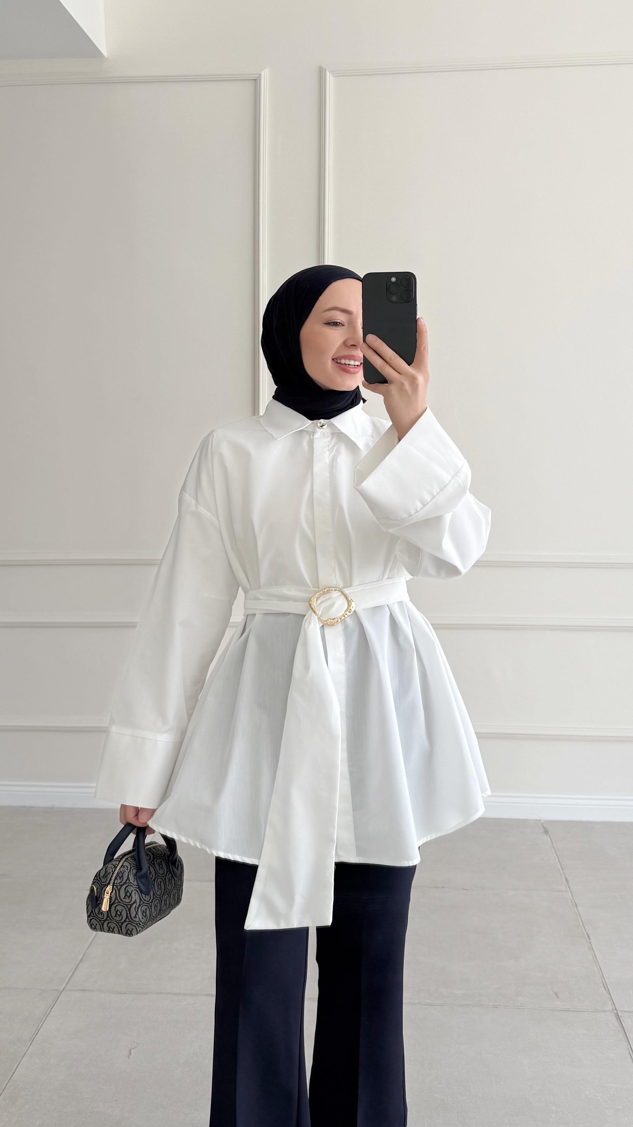 Elenor Gold Kemerli Beyaz Gömlek