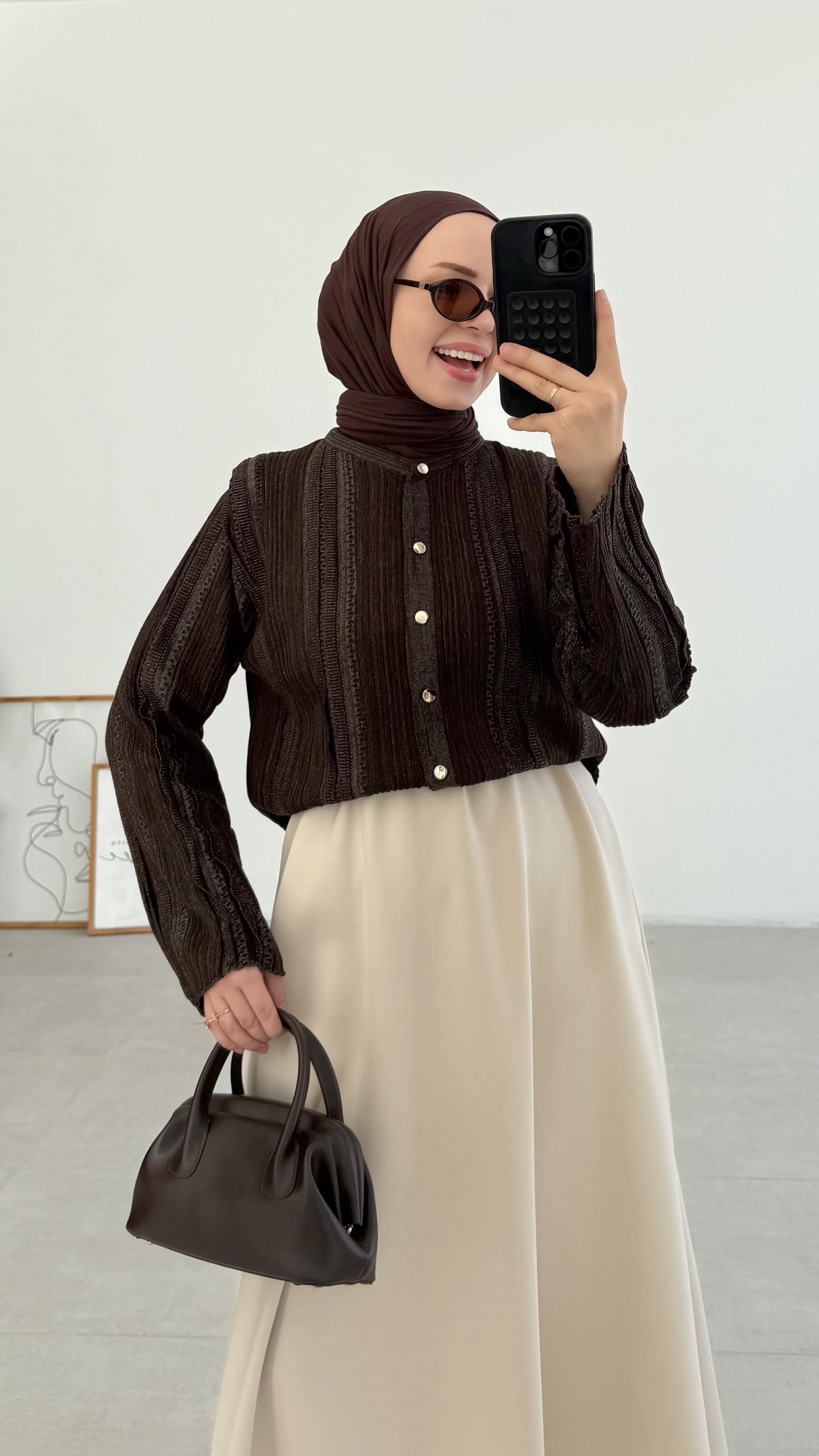 Falin Simli Kahverengi Hırka