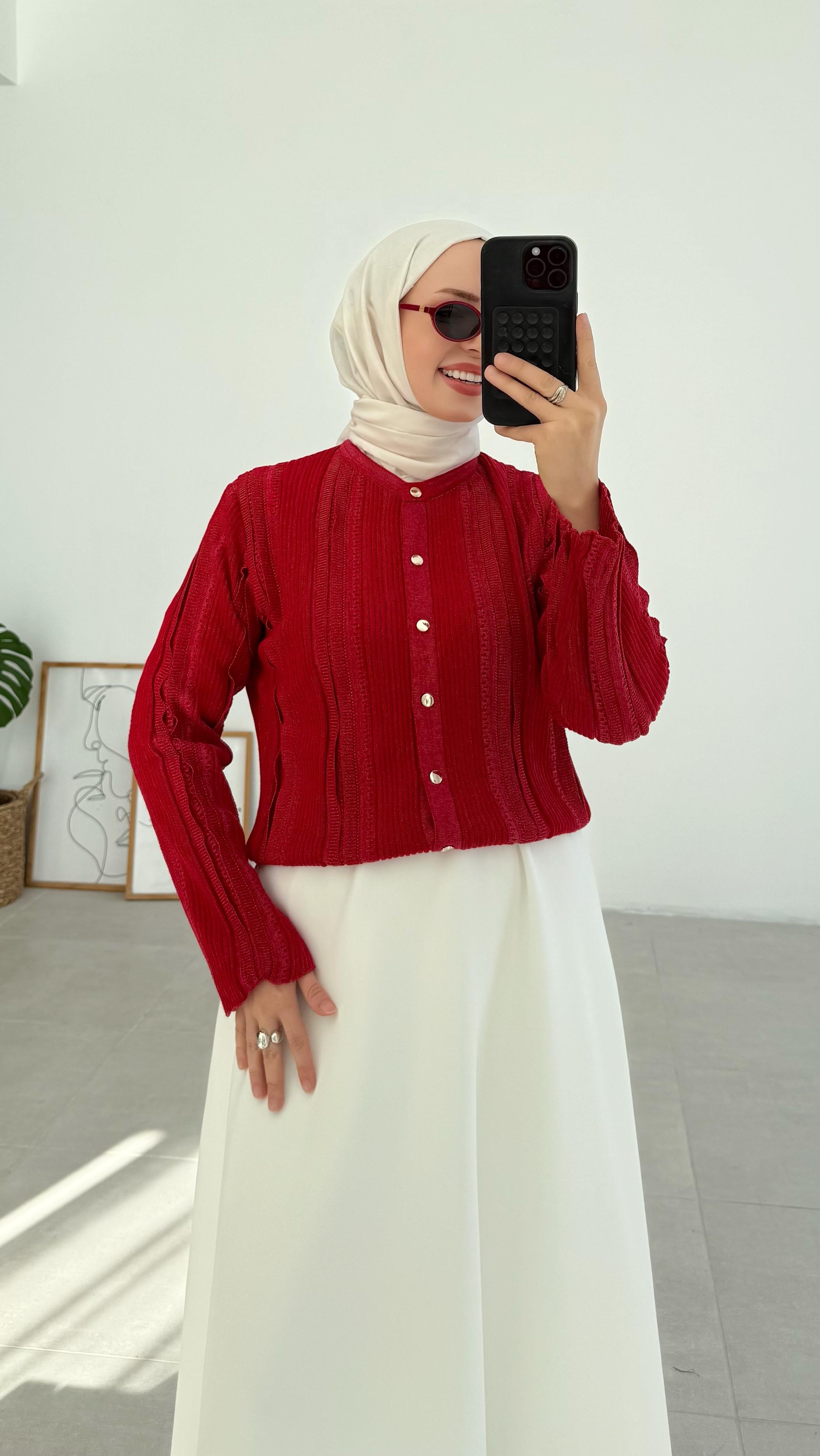 Falin Simli Kırmızı Hırka