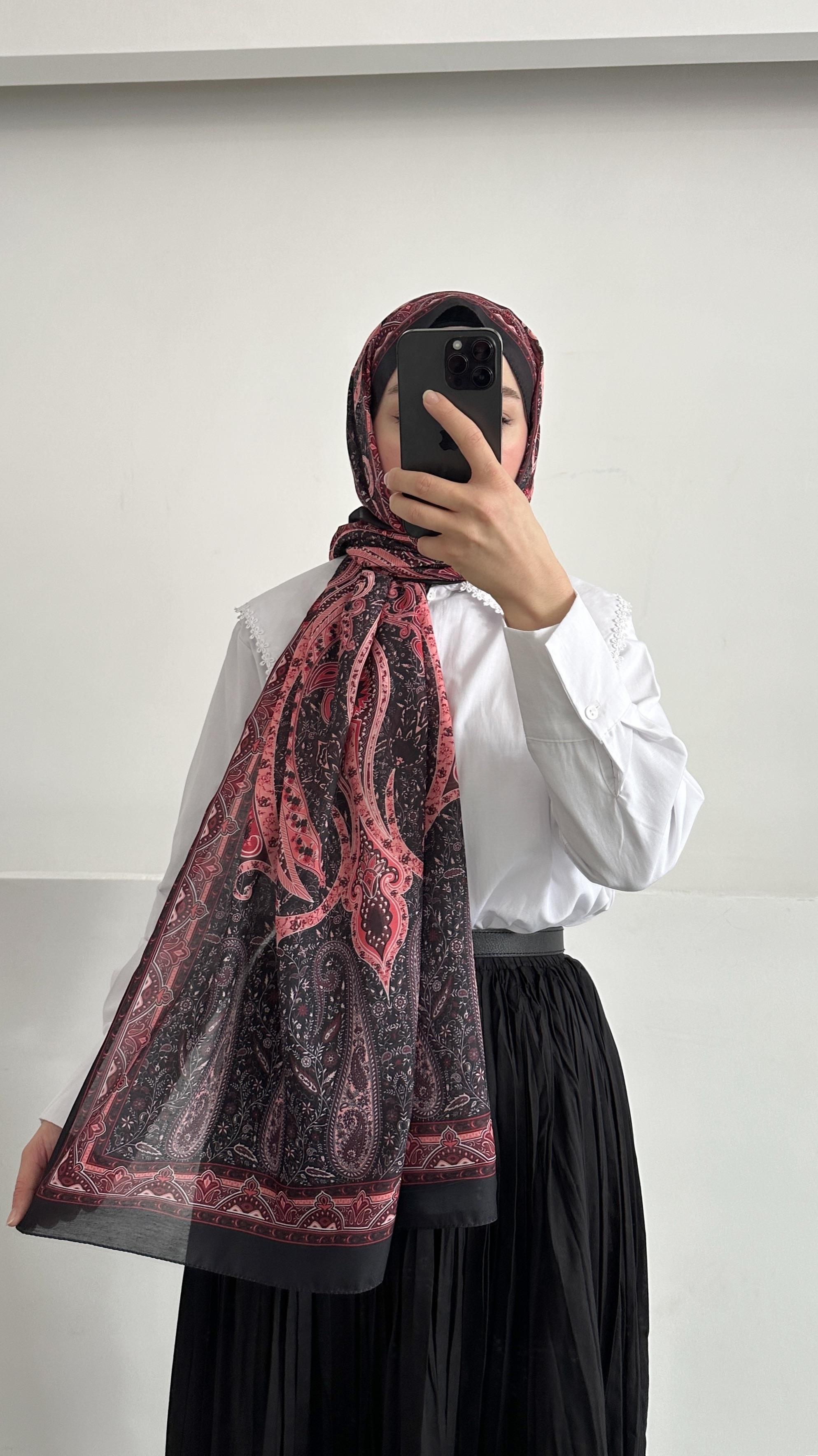 Freya Etnik Desen Kırmızı Şal