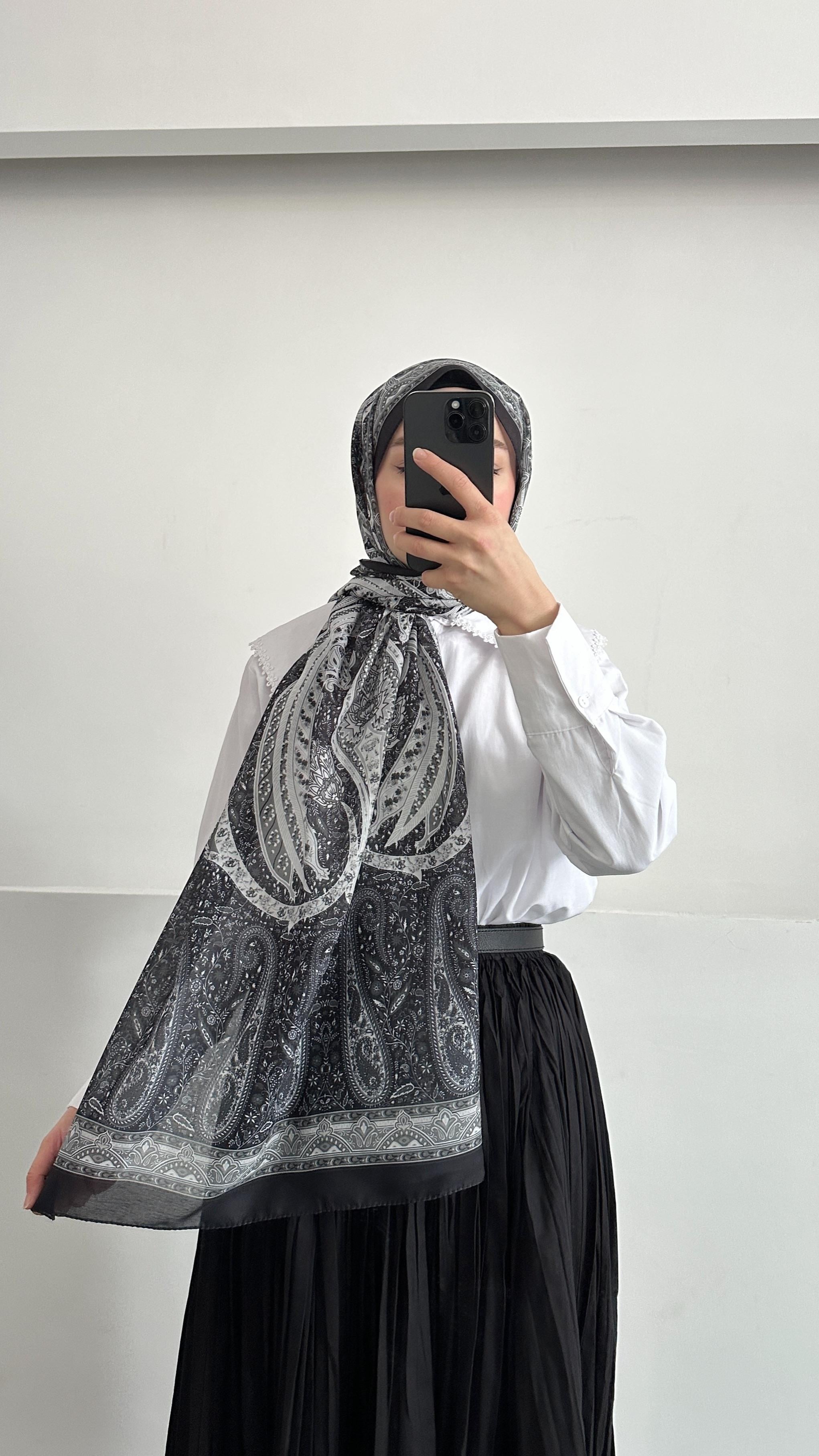 Freya Etnik Desen Siyah-Beyaz Şal