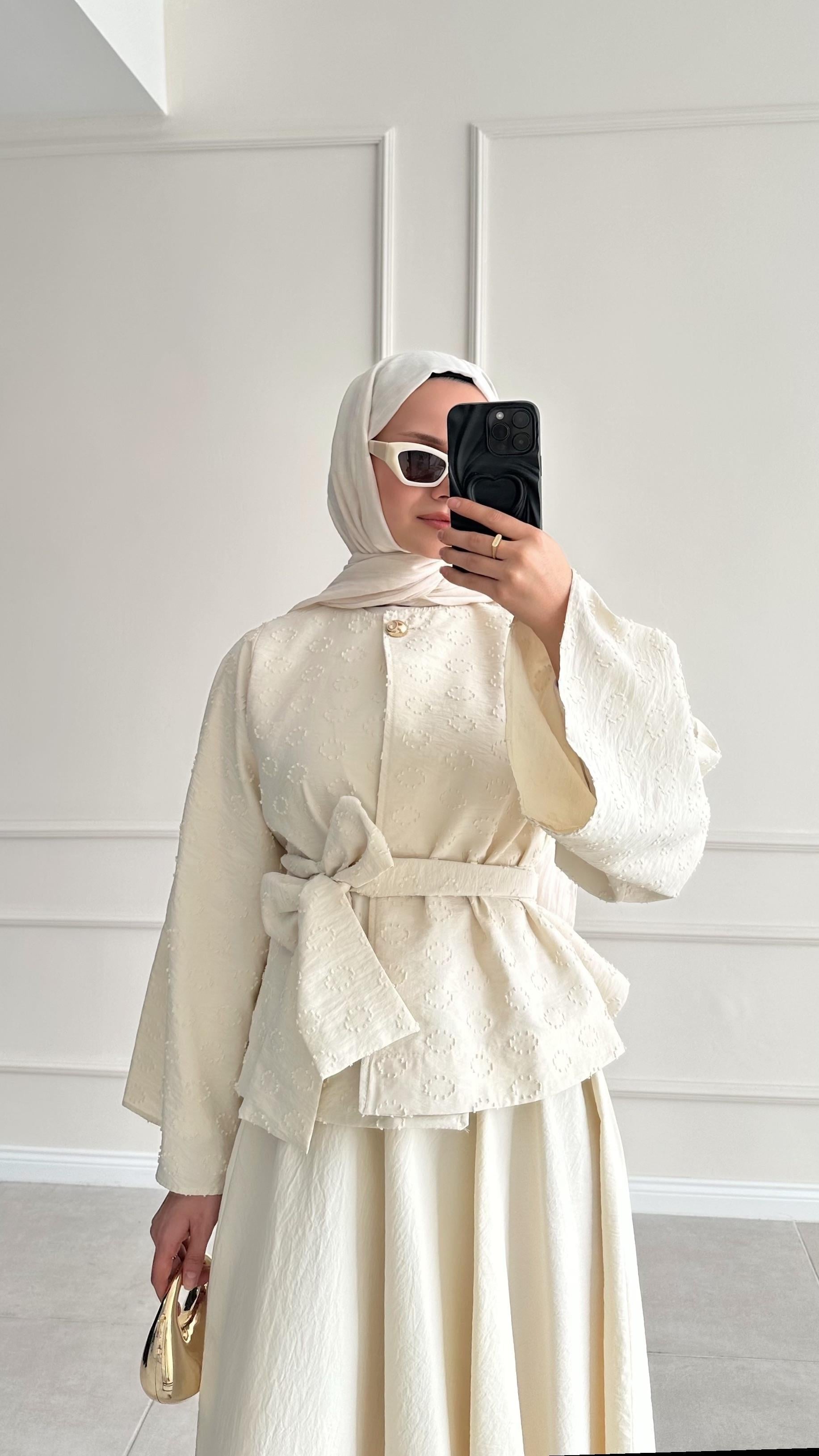 Helen Düz Kesim Bej Etek Takım