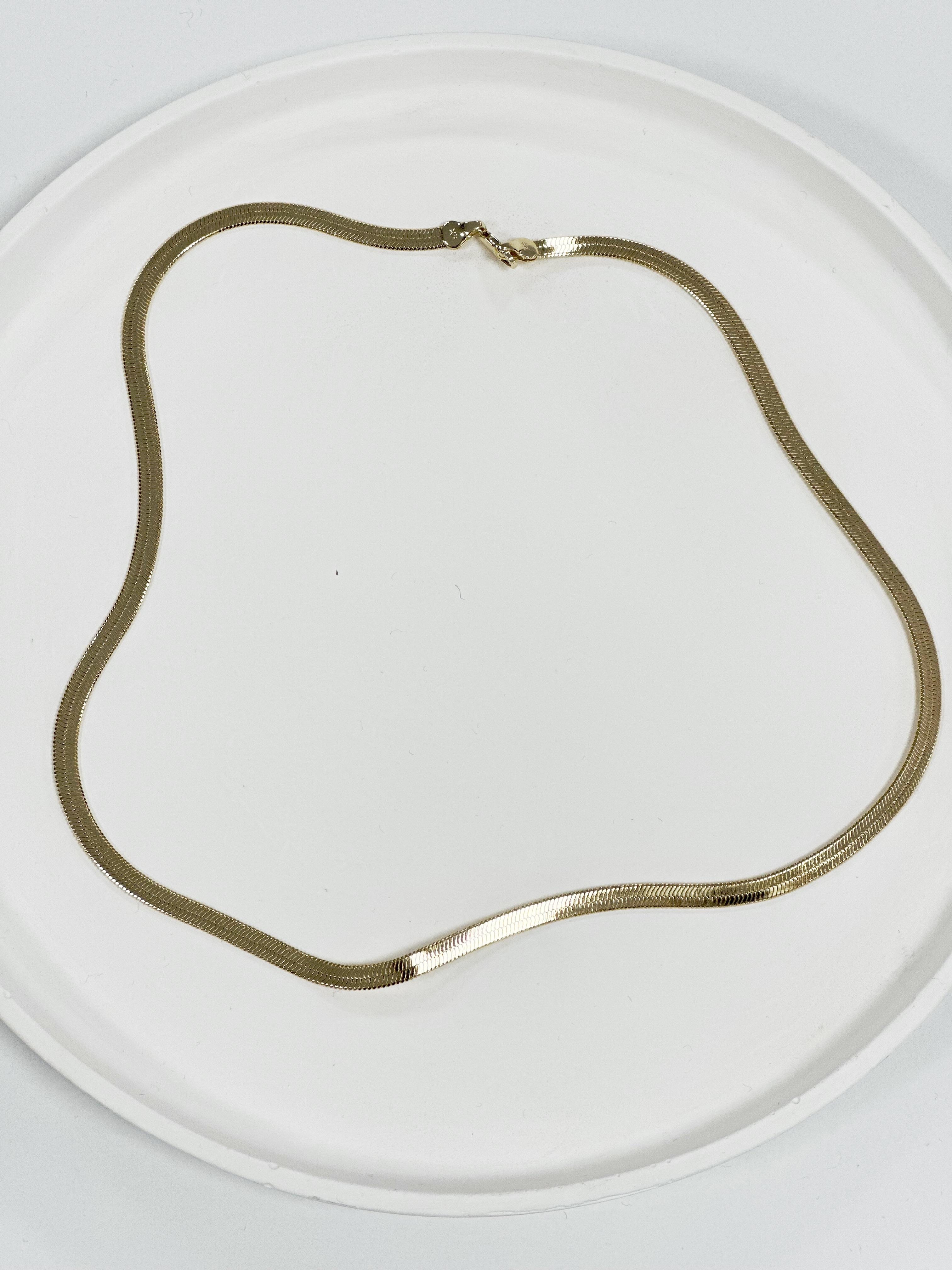 Jadira Kısa Gold Zincir Kolye