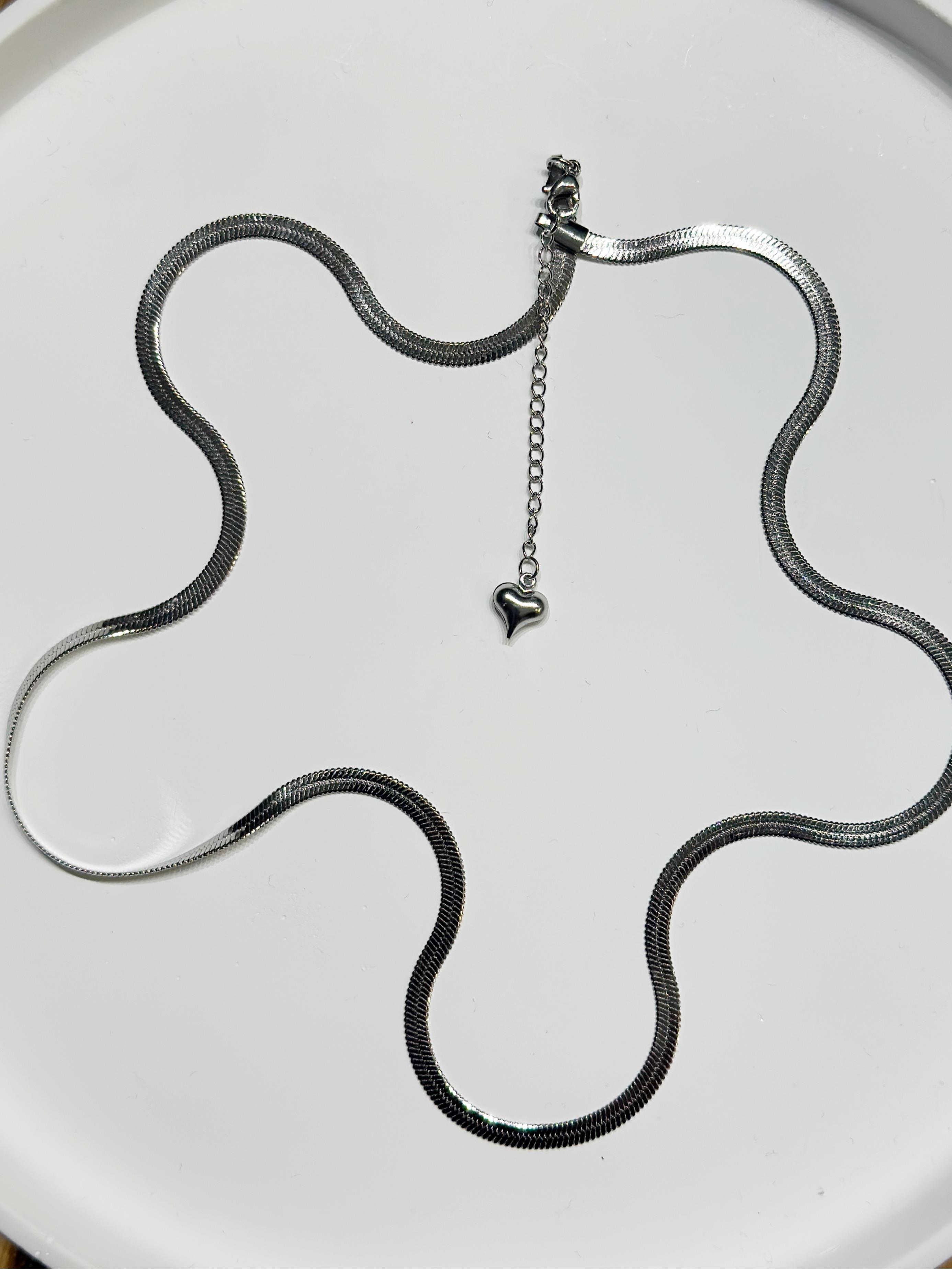 Jadira Uzun Gümüş Zincir Kolye