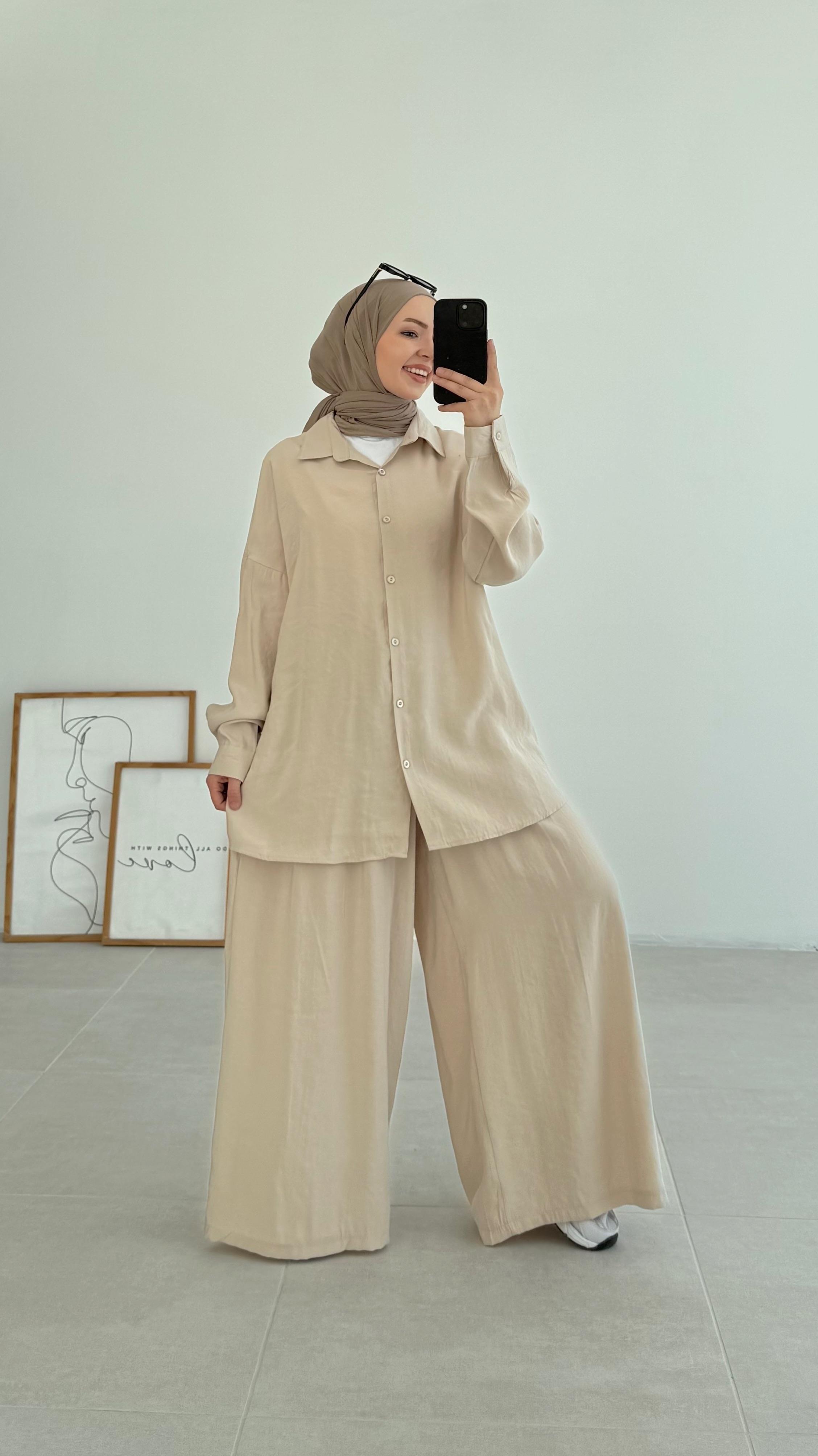 Kaline Rahat Gömlekli Bej Takım