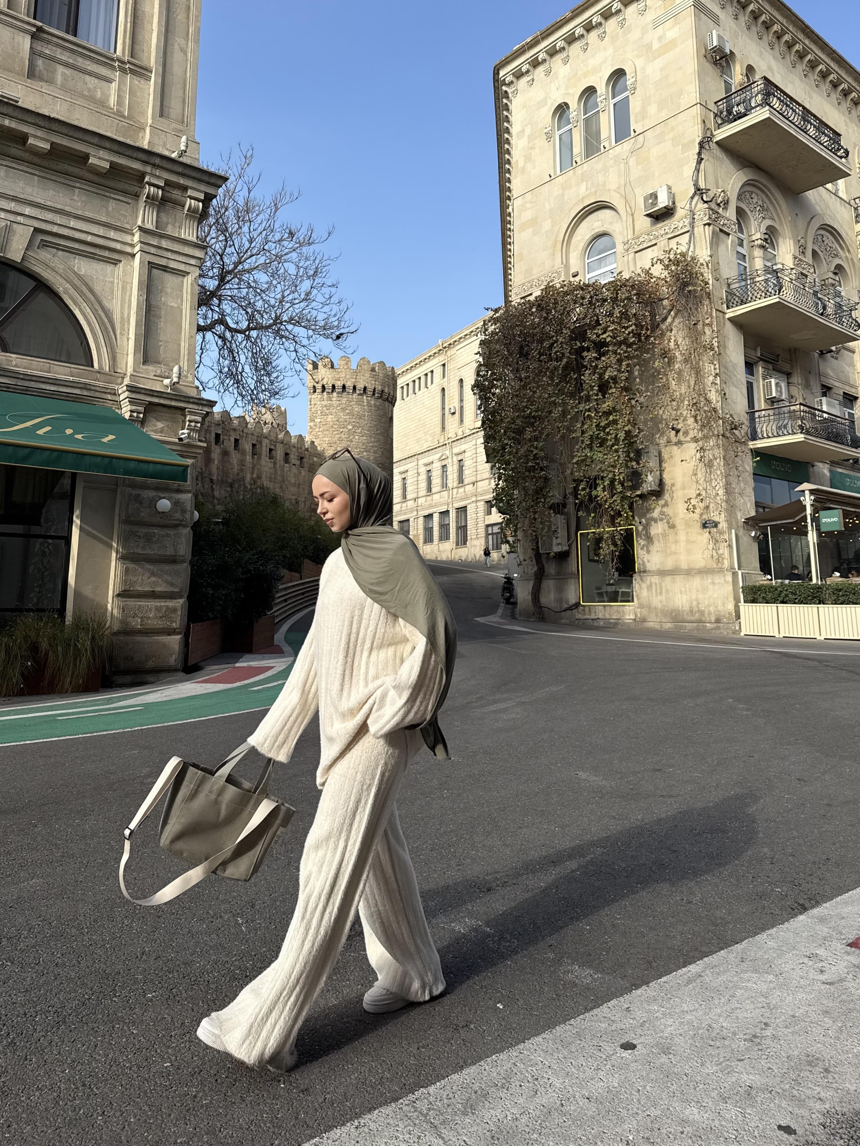 Latte Premıum Krem Çizgi Angora Takım 