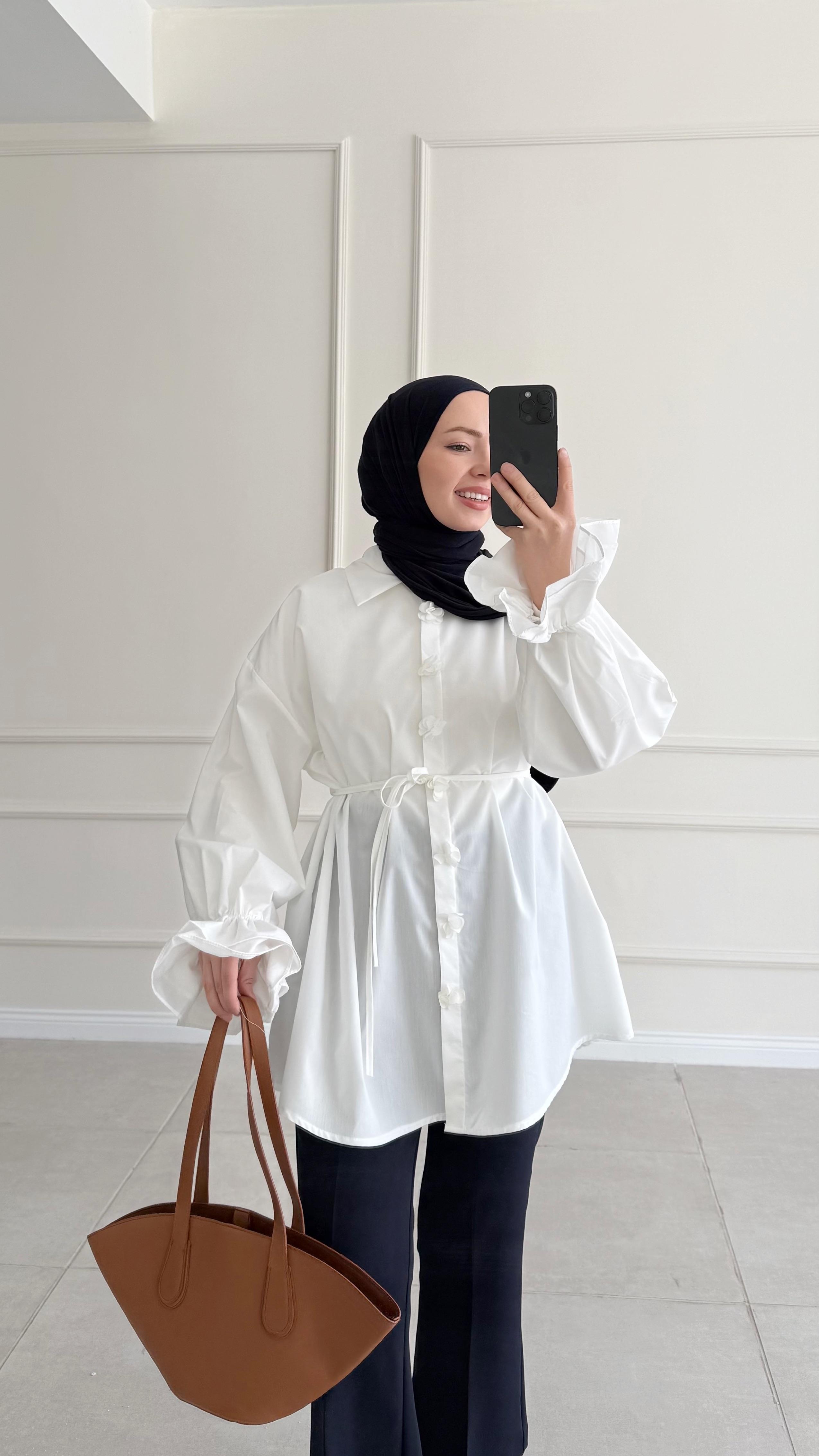 Lavin Kolları Fırfırlı Beyaz Gömlek