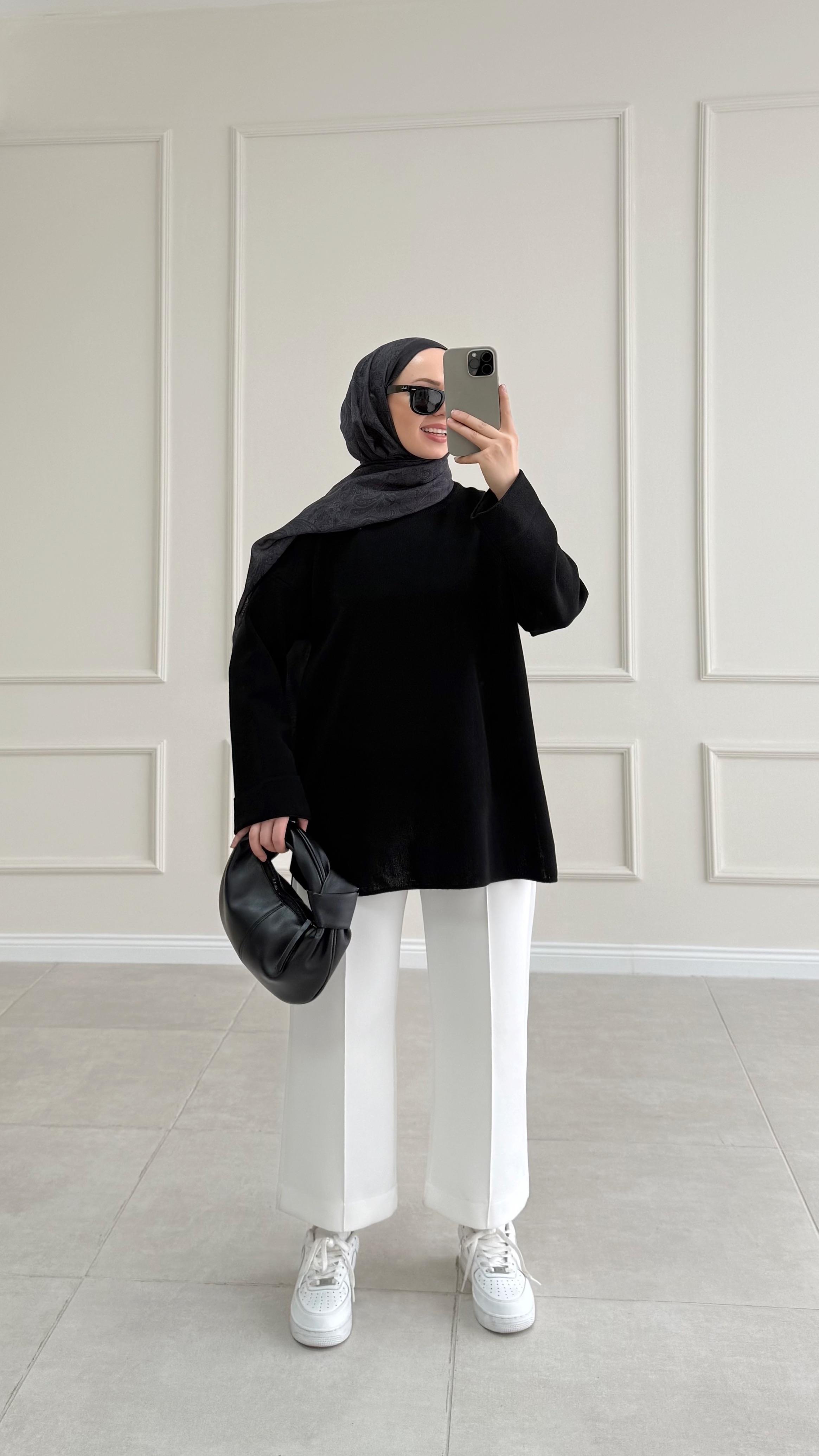 Letizia Simli Siyah Kazak