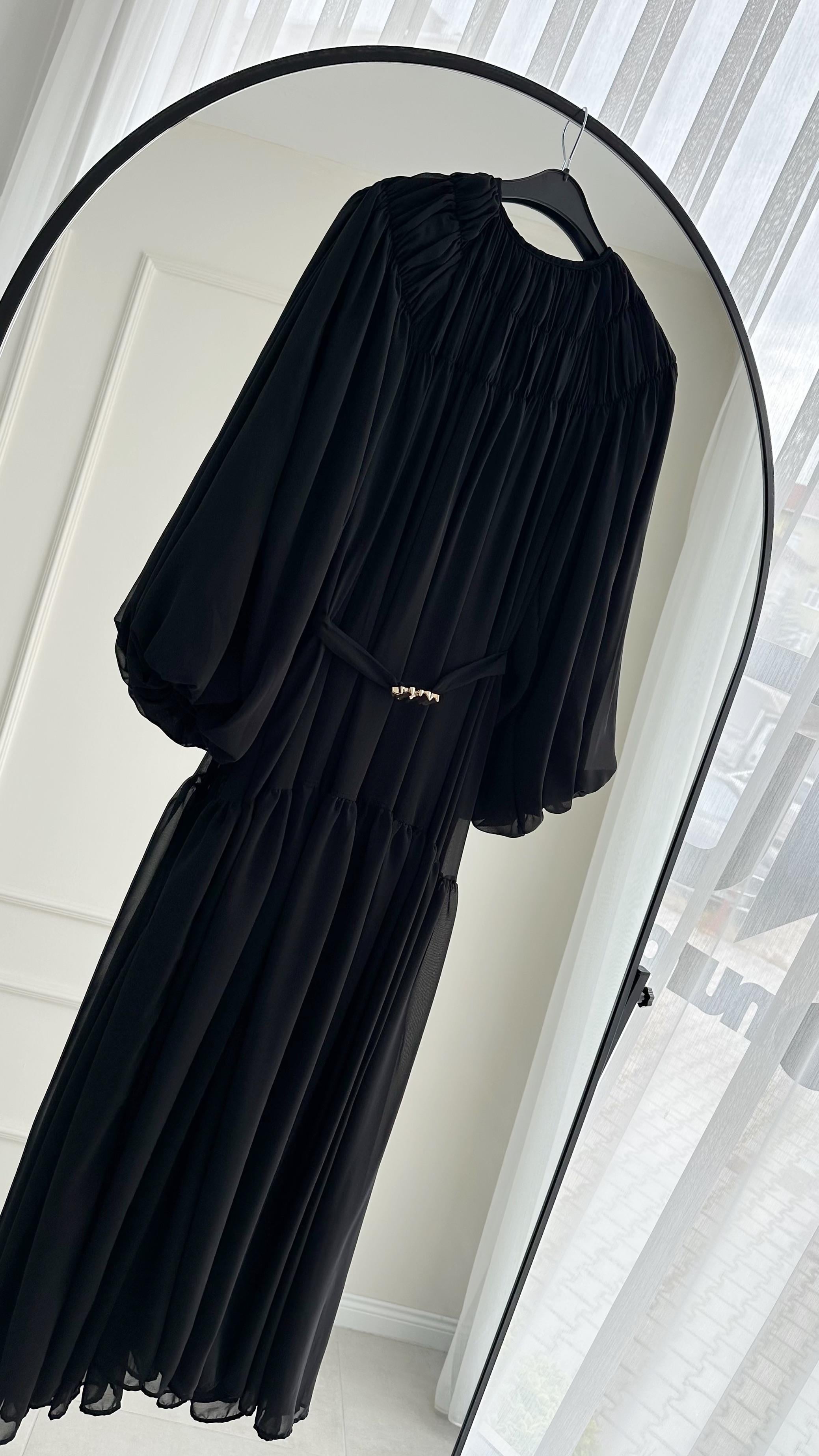 Louna Kat Kat Büzgü Detaylı Siyah Elbise 