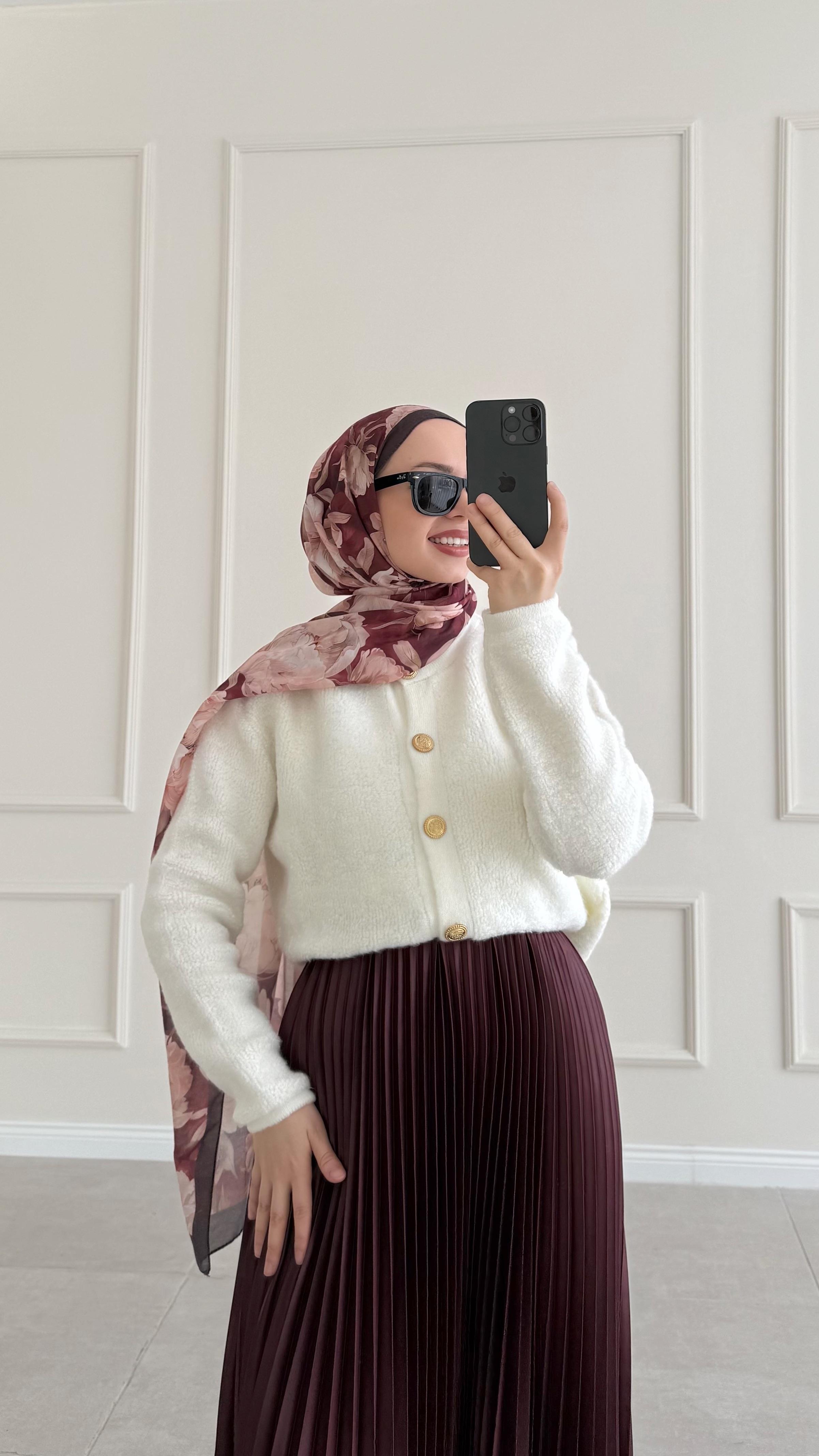 Mary Peluş Ekru Hırka