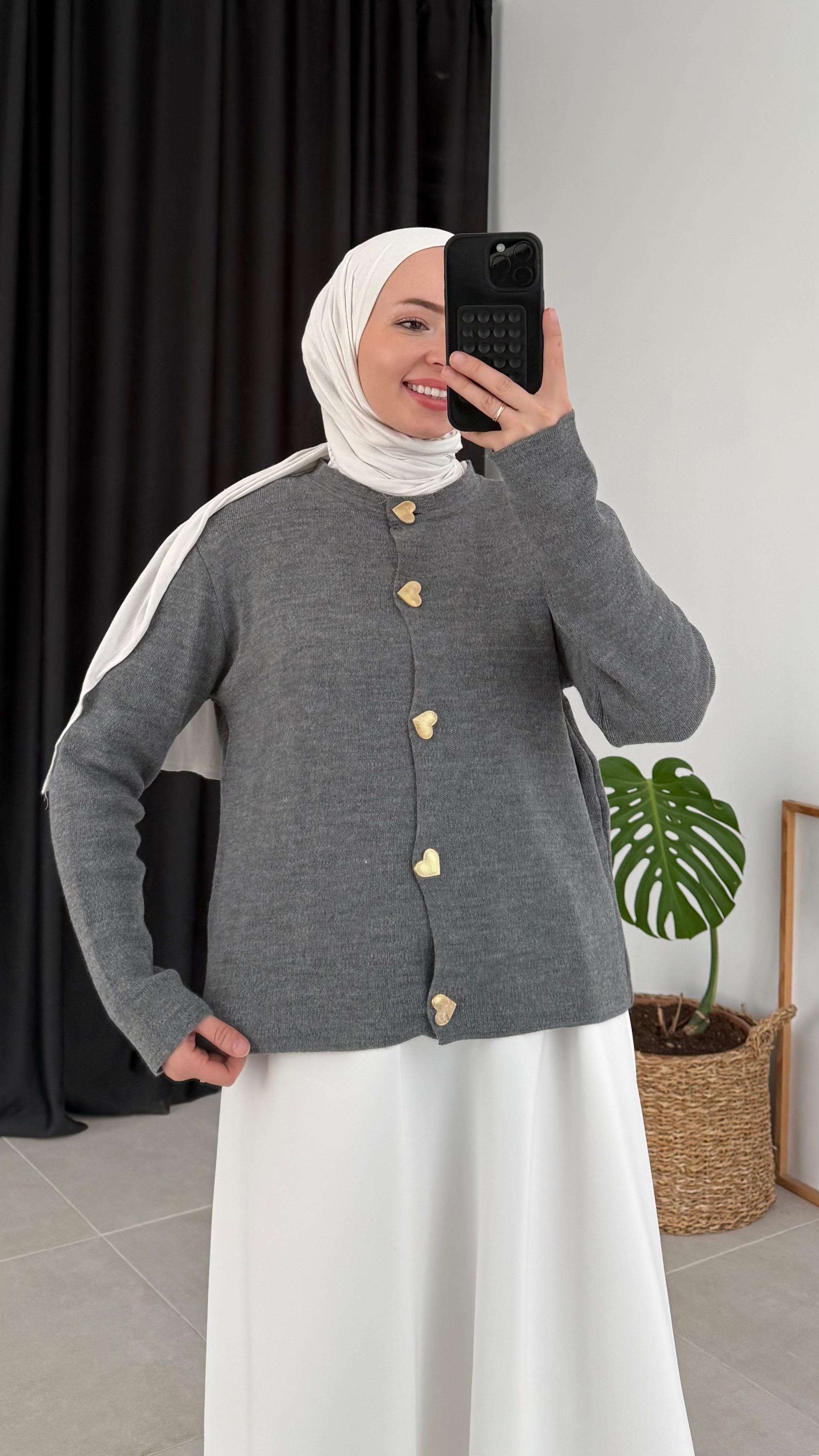 Mayra Kalp Düğme Gri Triko Hırka