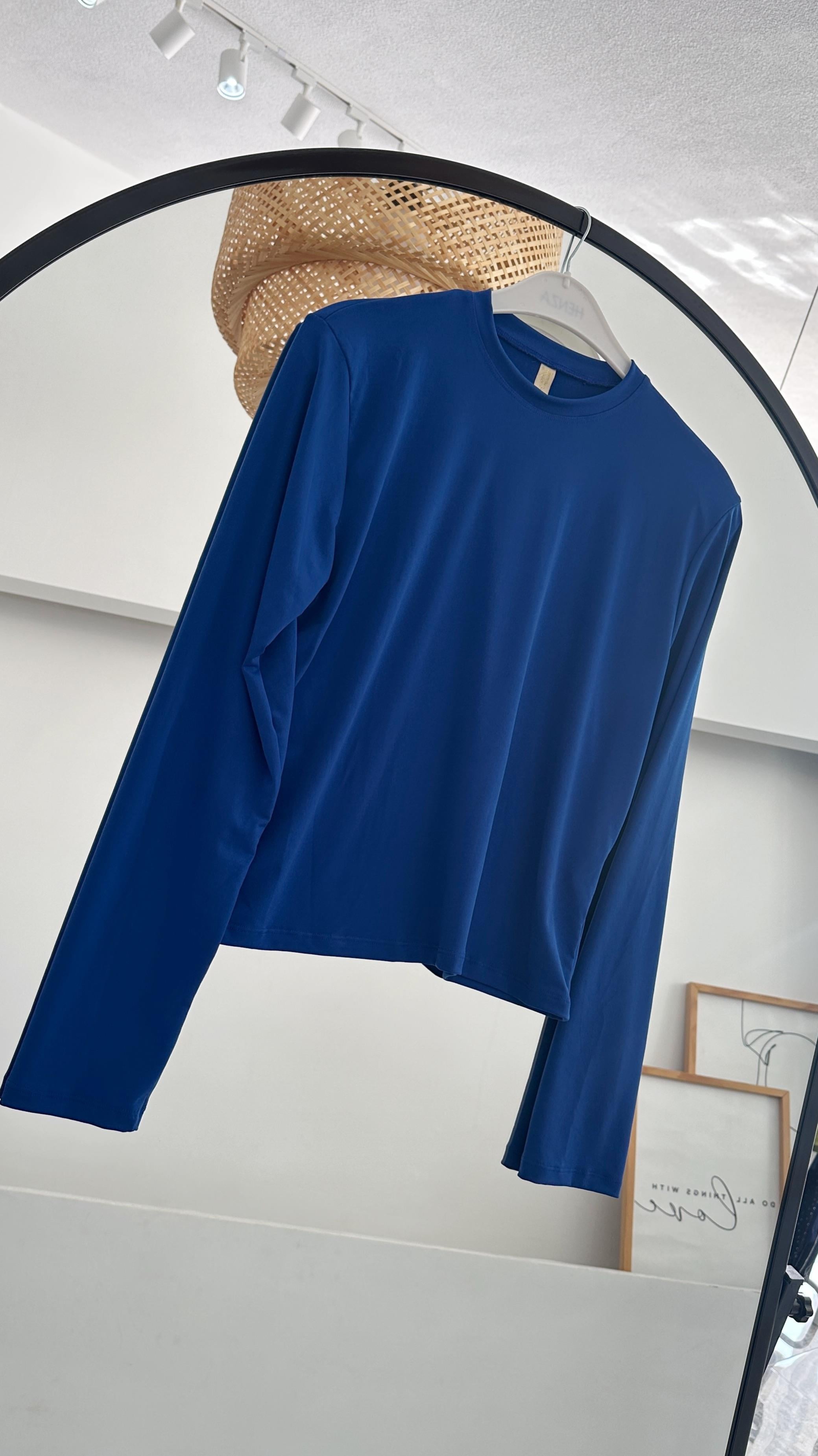 Megan Saks Mavi Parmak Body