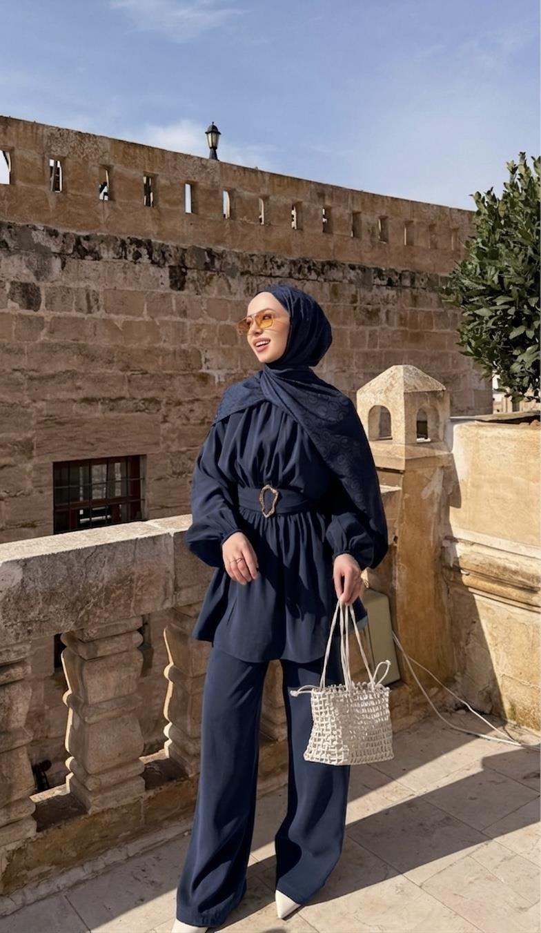 Mona Gold Tokalı Kemerli Lacivert Modal Takım  