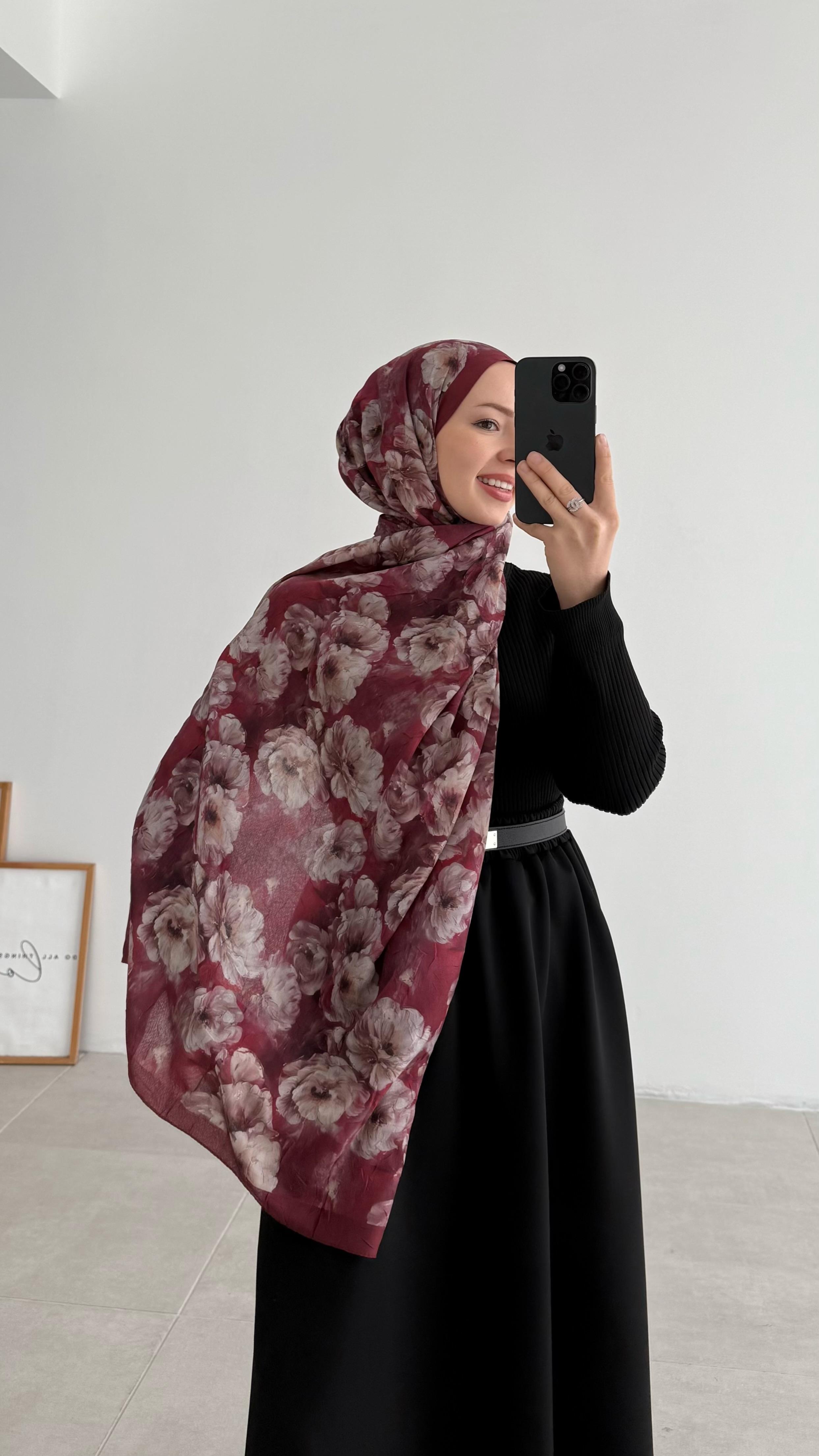 Noir Çiçekli Monogram Floş Bordo Şal 