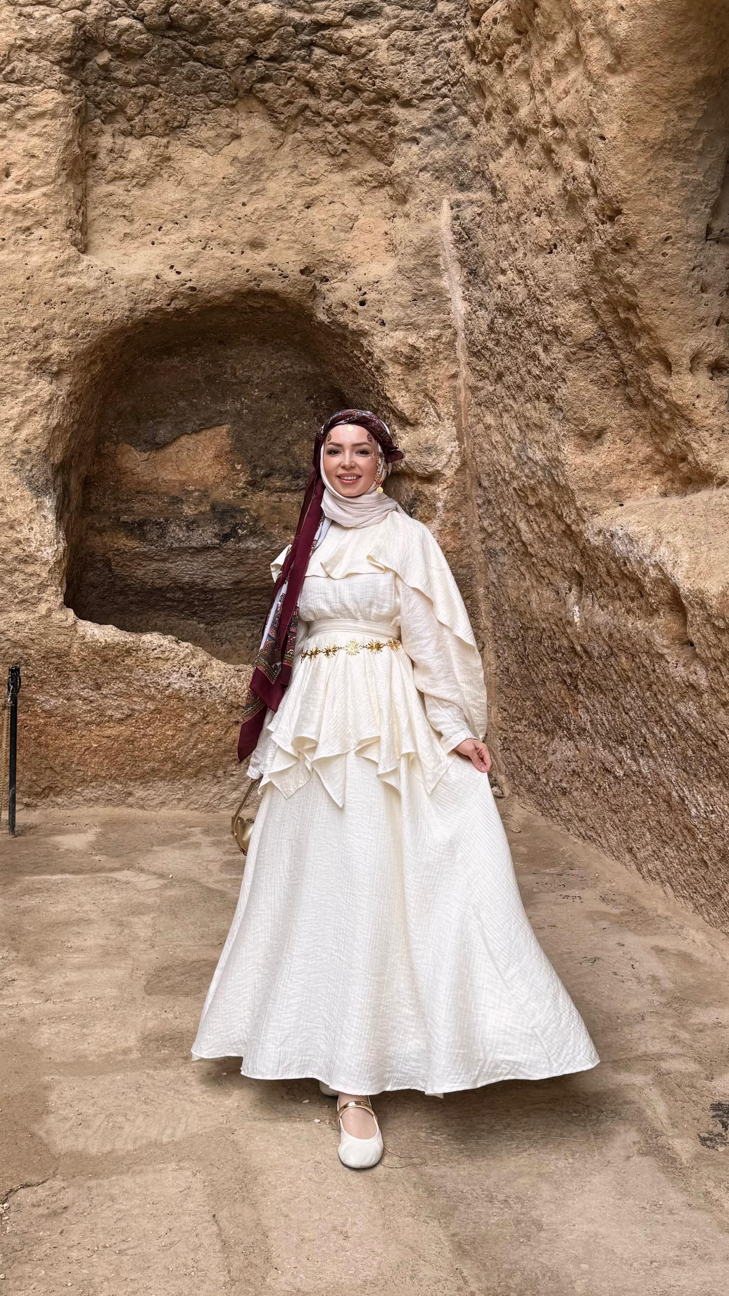 Olivia Müslin Krem Etek Takım