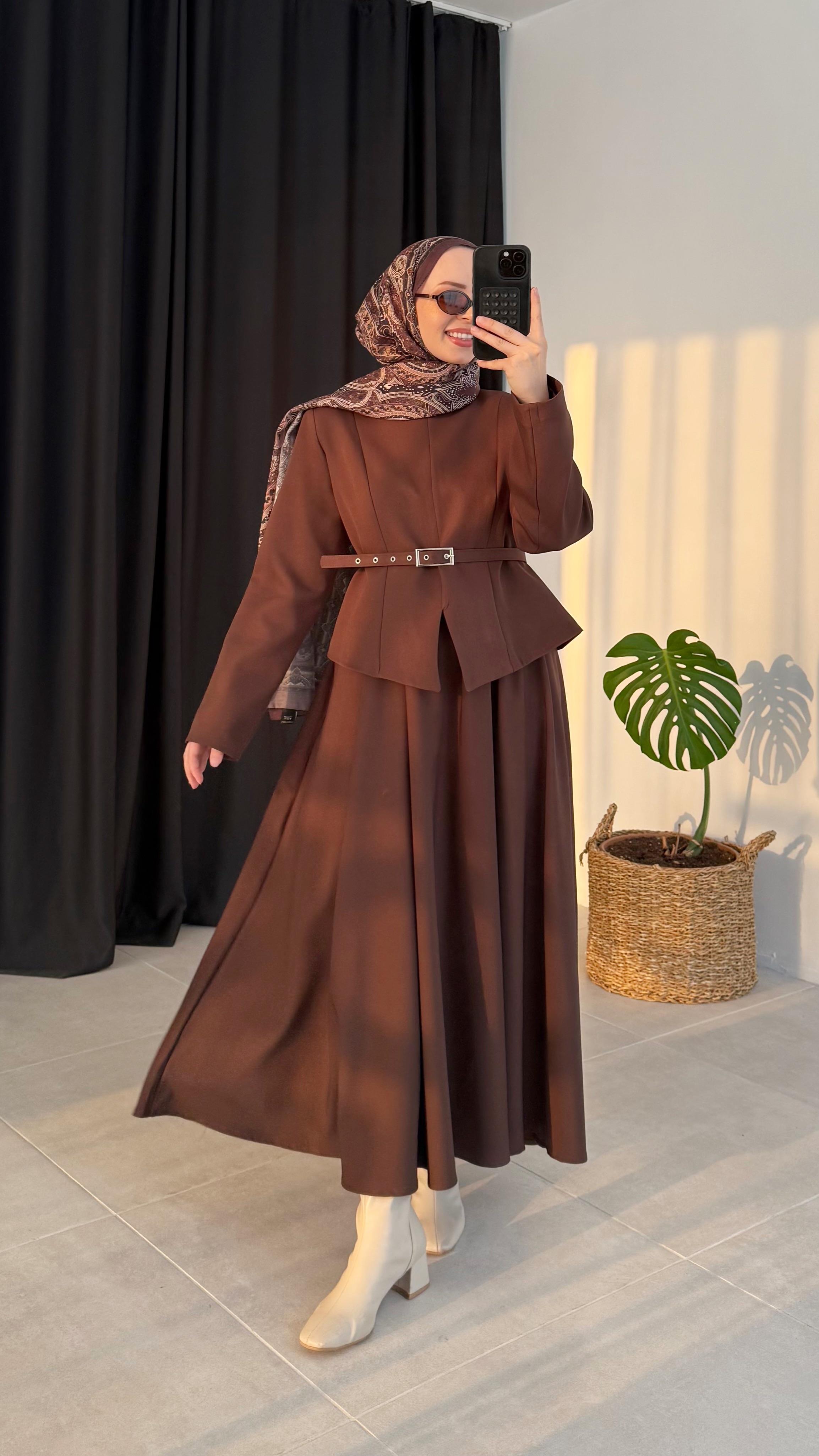 Panel Premıum Yırtmaç Detaylı Kahverengi Takım