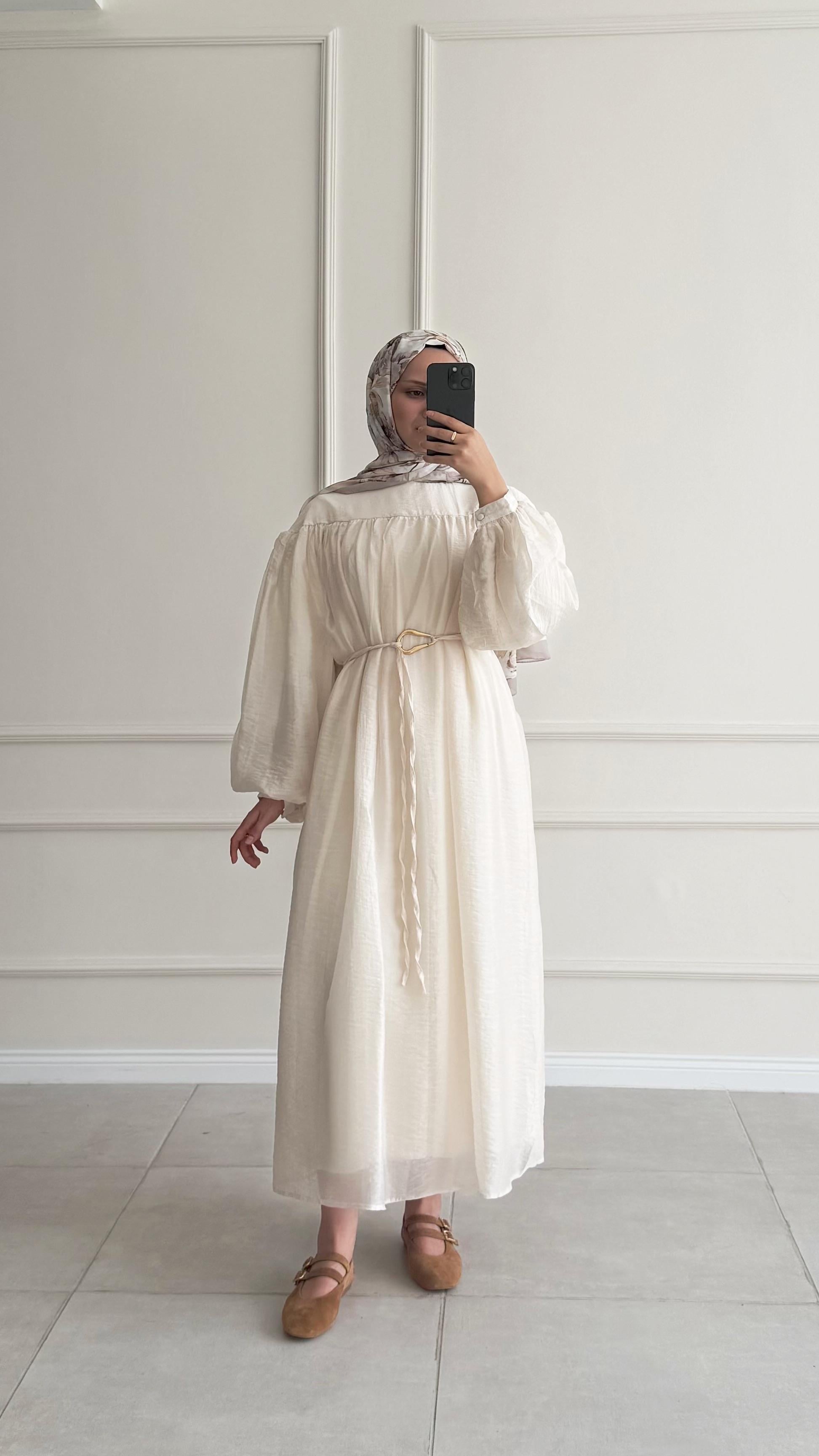 Pena Gold Kemerli Şifon Krem Elbise  