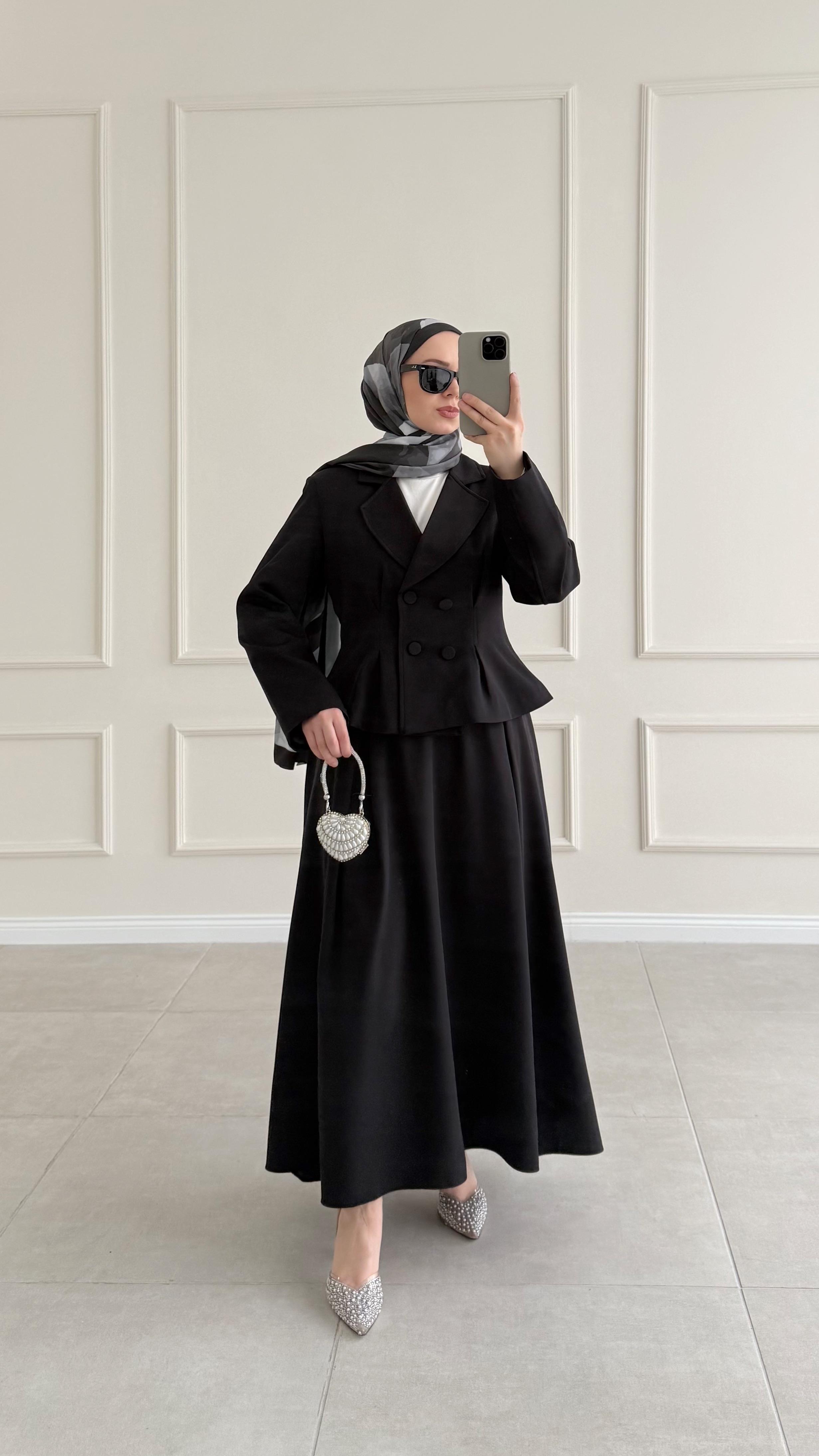 Pilikaşe Double Siyah Etek Takım