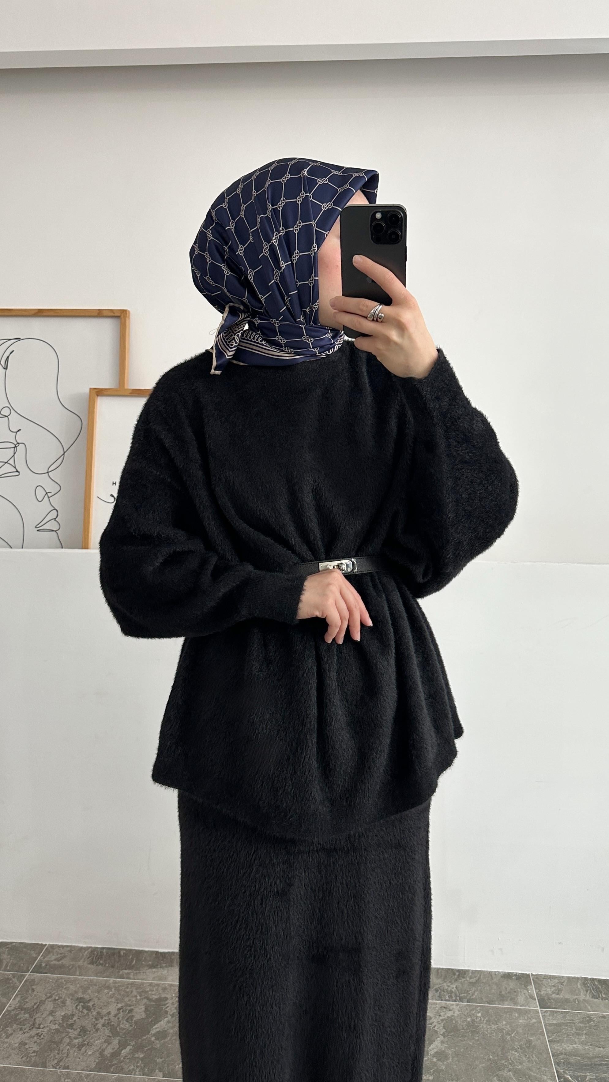 Quinn Desenli Lacivert Eşarp