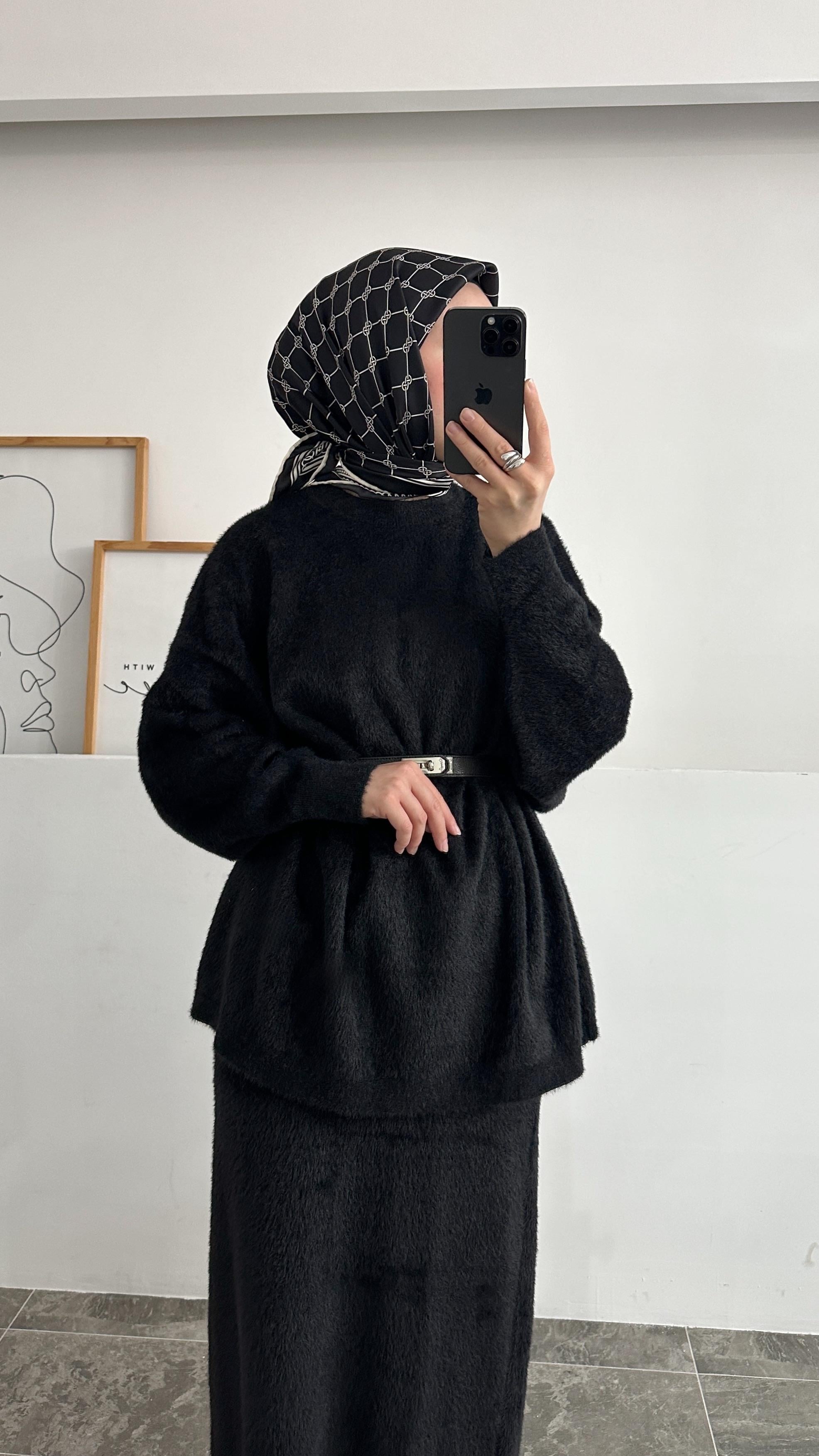 Quinn Desenli Siyah Eşarp