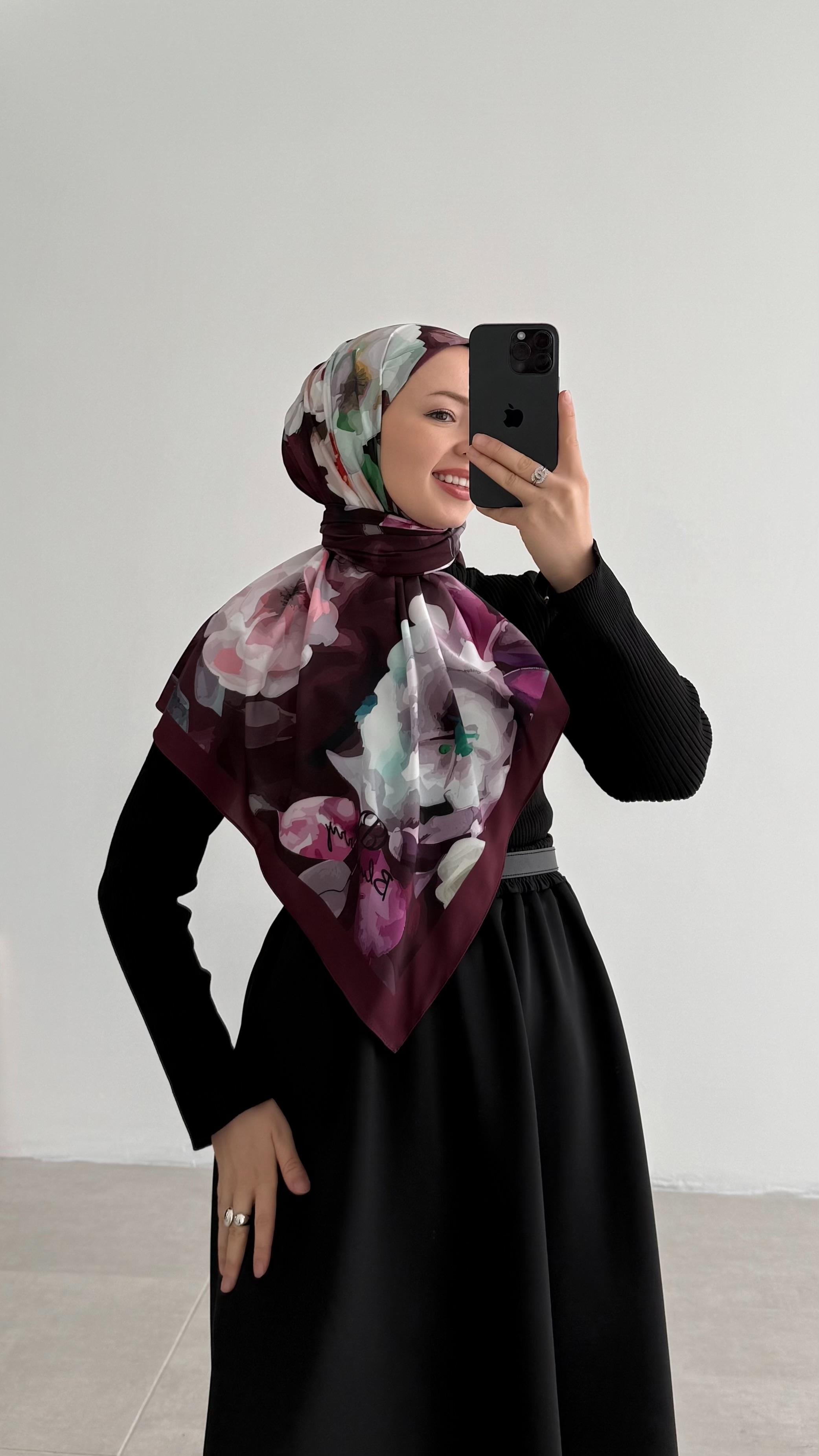 Roen Çiçekli Mürdüm Eşarp 