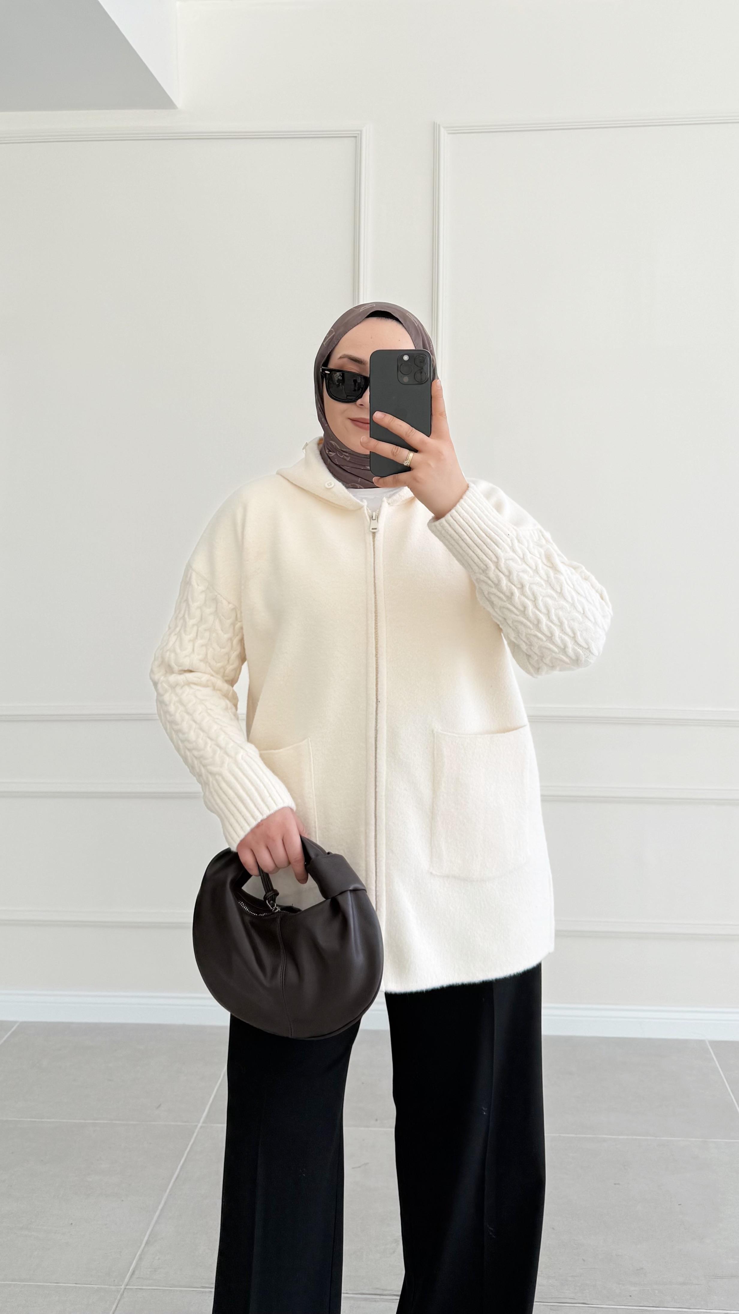 Sabol Tüylü Ekru Triko Hırka