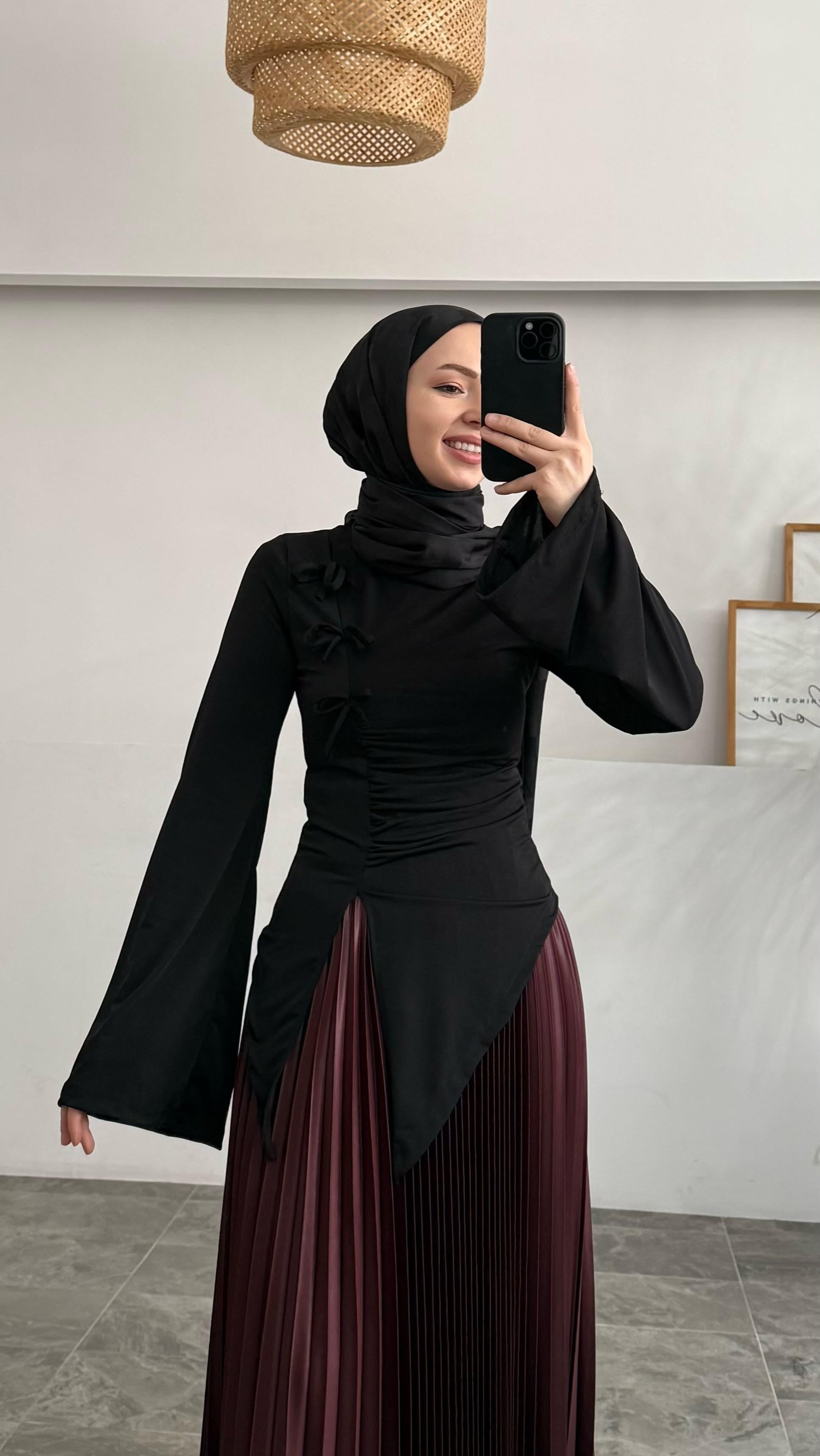 Sandy Fiyonklu Siyah Bluz